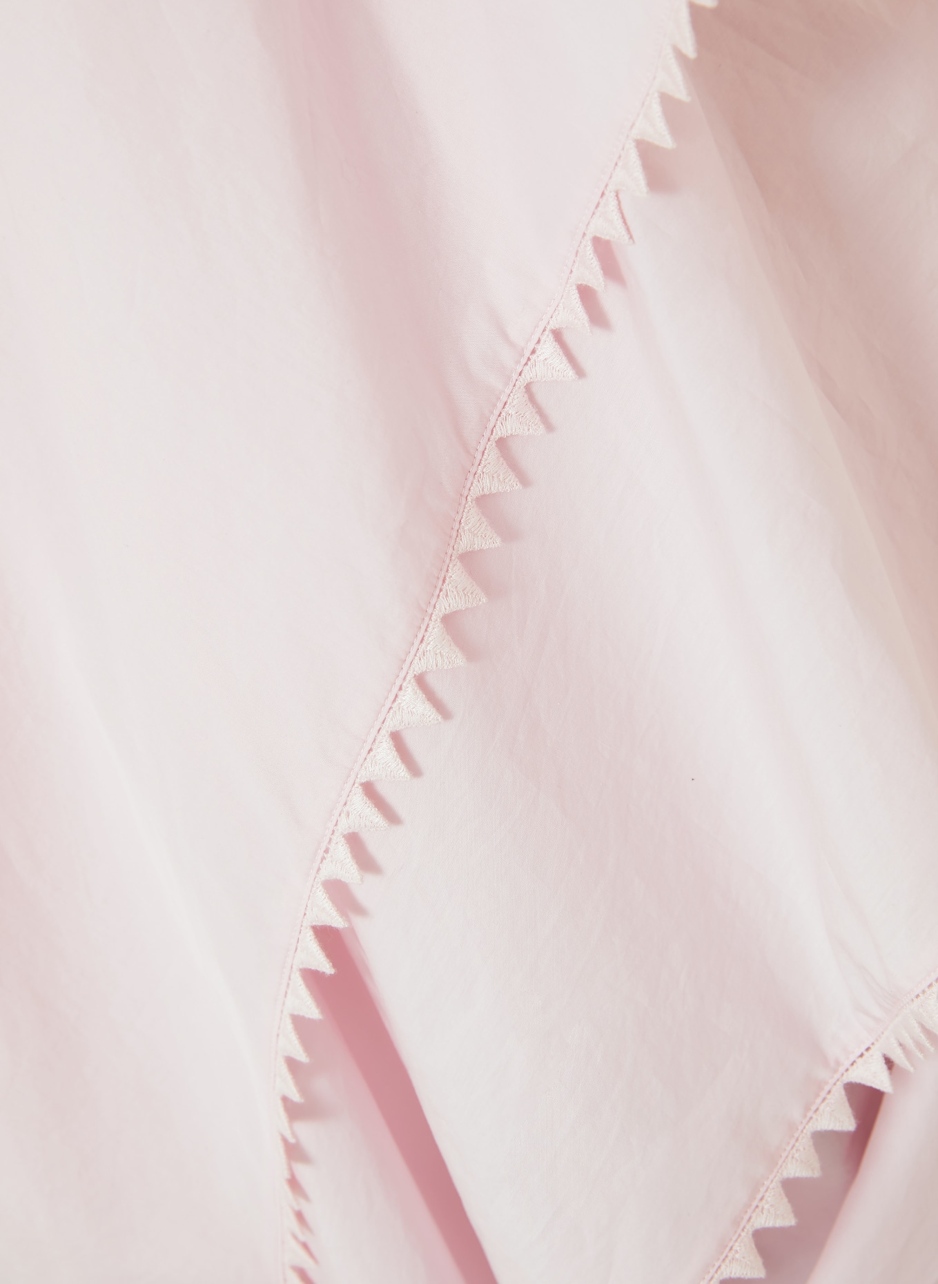 JACQUEMUS Cocktailkleid LA ROBE TRAVERSIN in Wickeloptik: HELLROSA