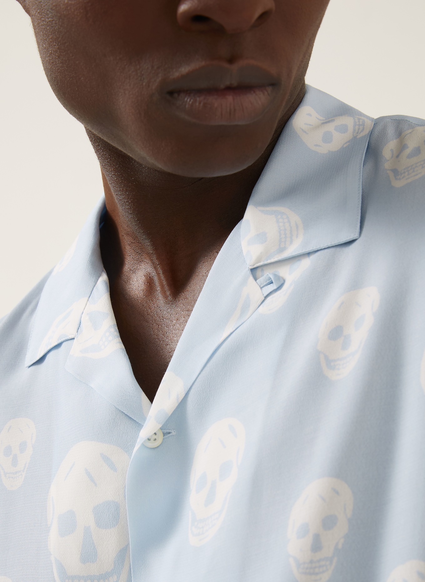 McQUEEN Resorthemd Comfort Fit: HELLBLAU / WEISS