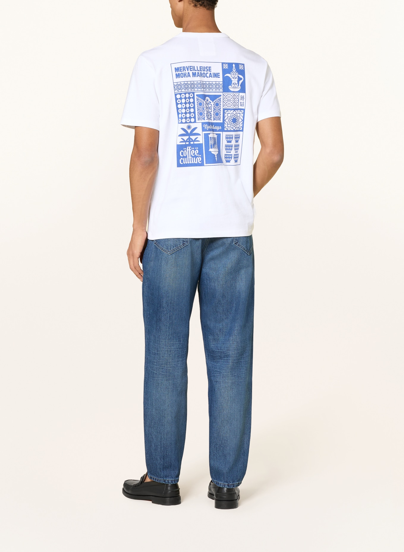 NOWADAYS T-Shirt: WEISS / HELLBLAU