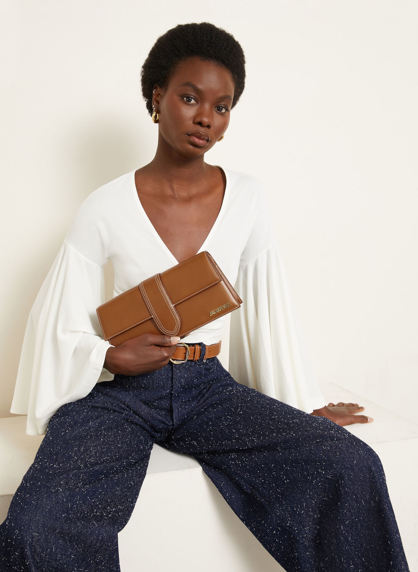 JACQUEMUS Schoudertas LE BAMBINO: BRUIN / GOUD