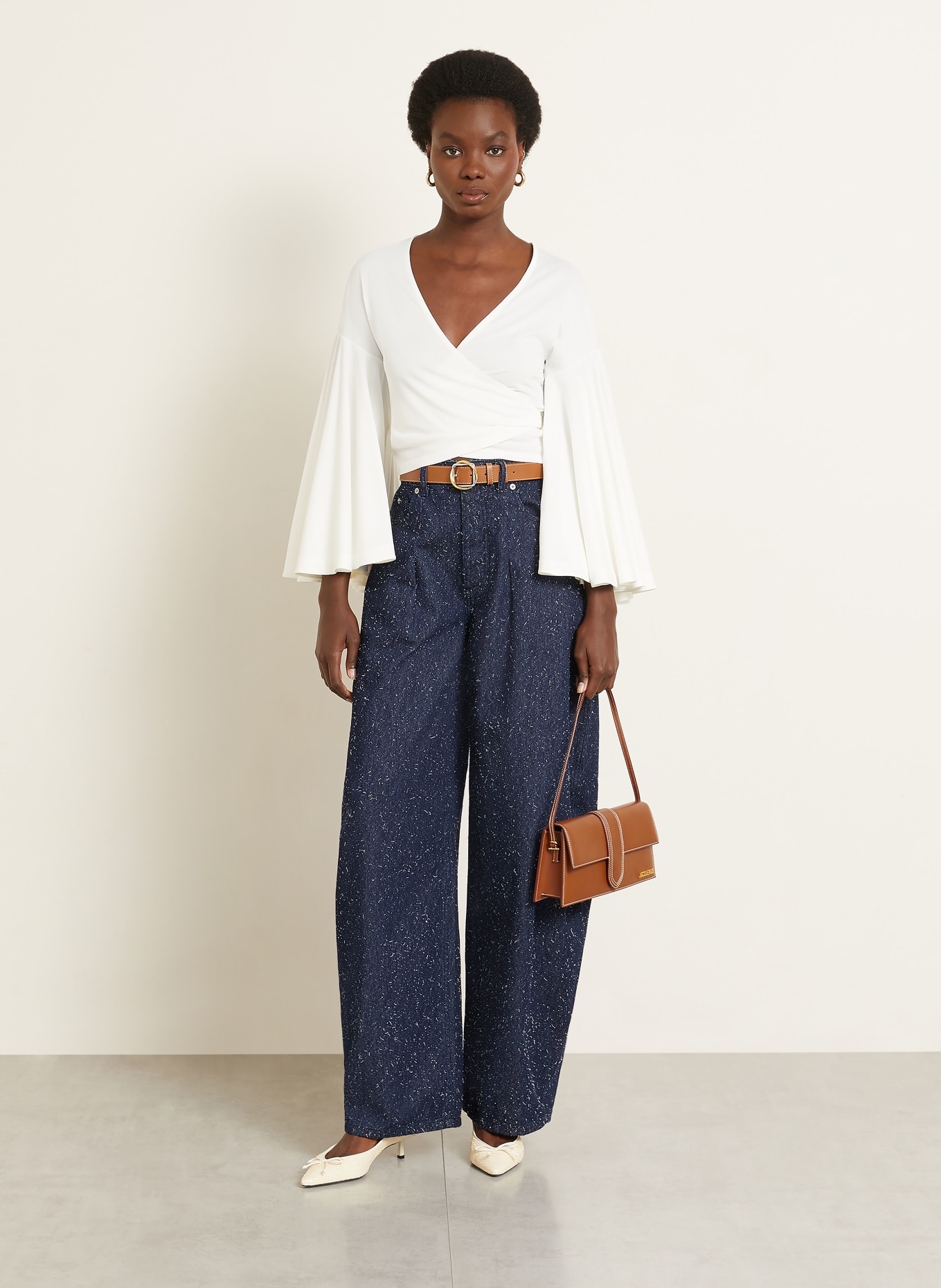 JACQUEMUS Schoudertas LE BAMBINO: BRUIN / GOUD