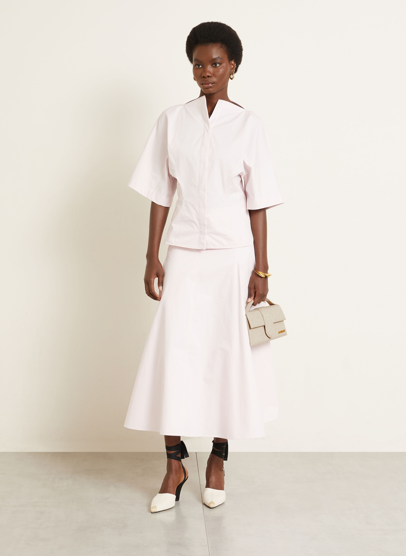 JACQUEMUS LE GRAND BAMBINO Handbag: BEIGE / GOLD