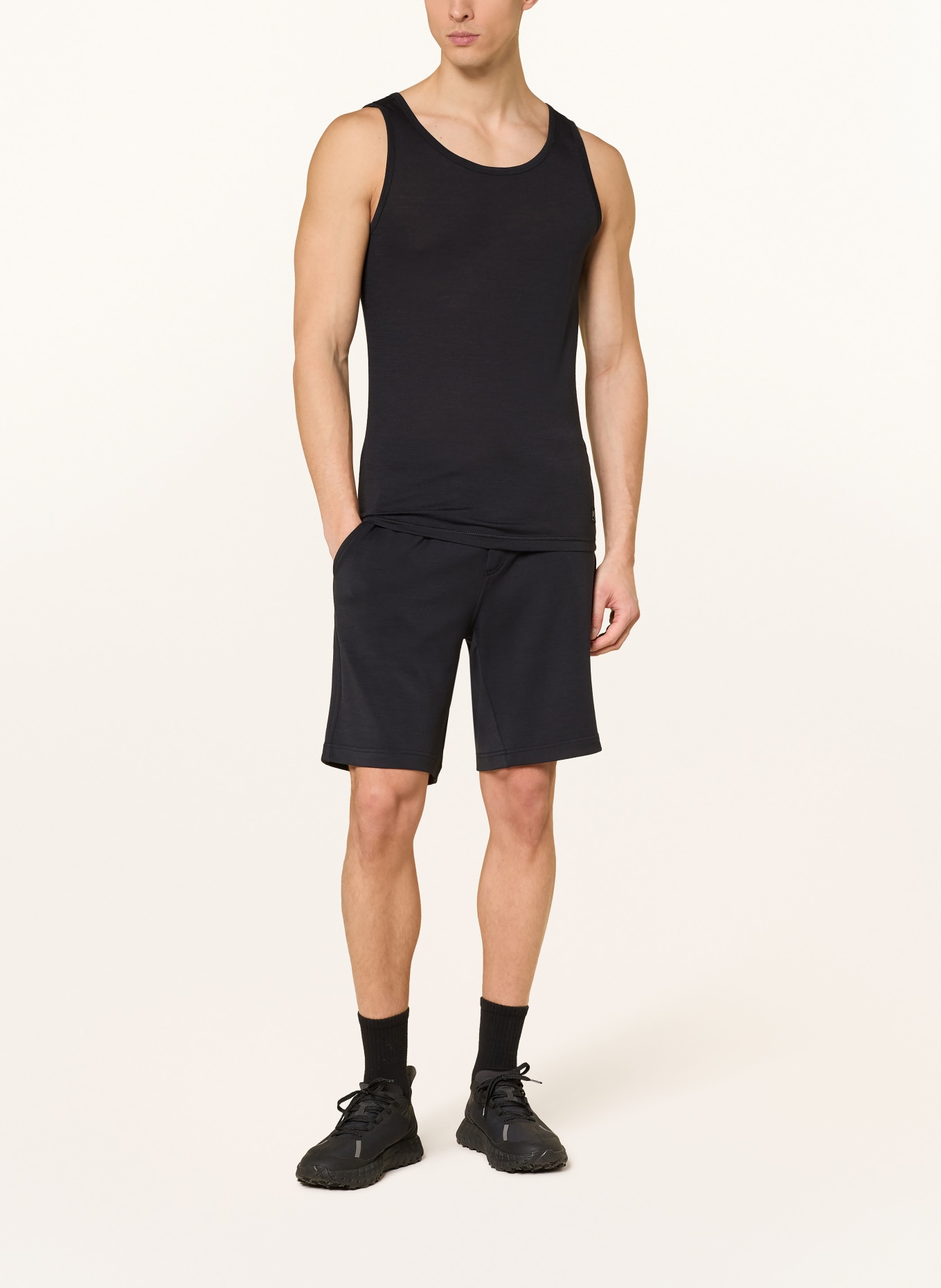 super.natural Top z bielizny funkcjonalnej SIERRA140 z wełną merynosową: CZARNY