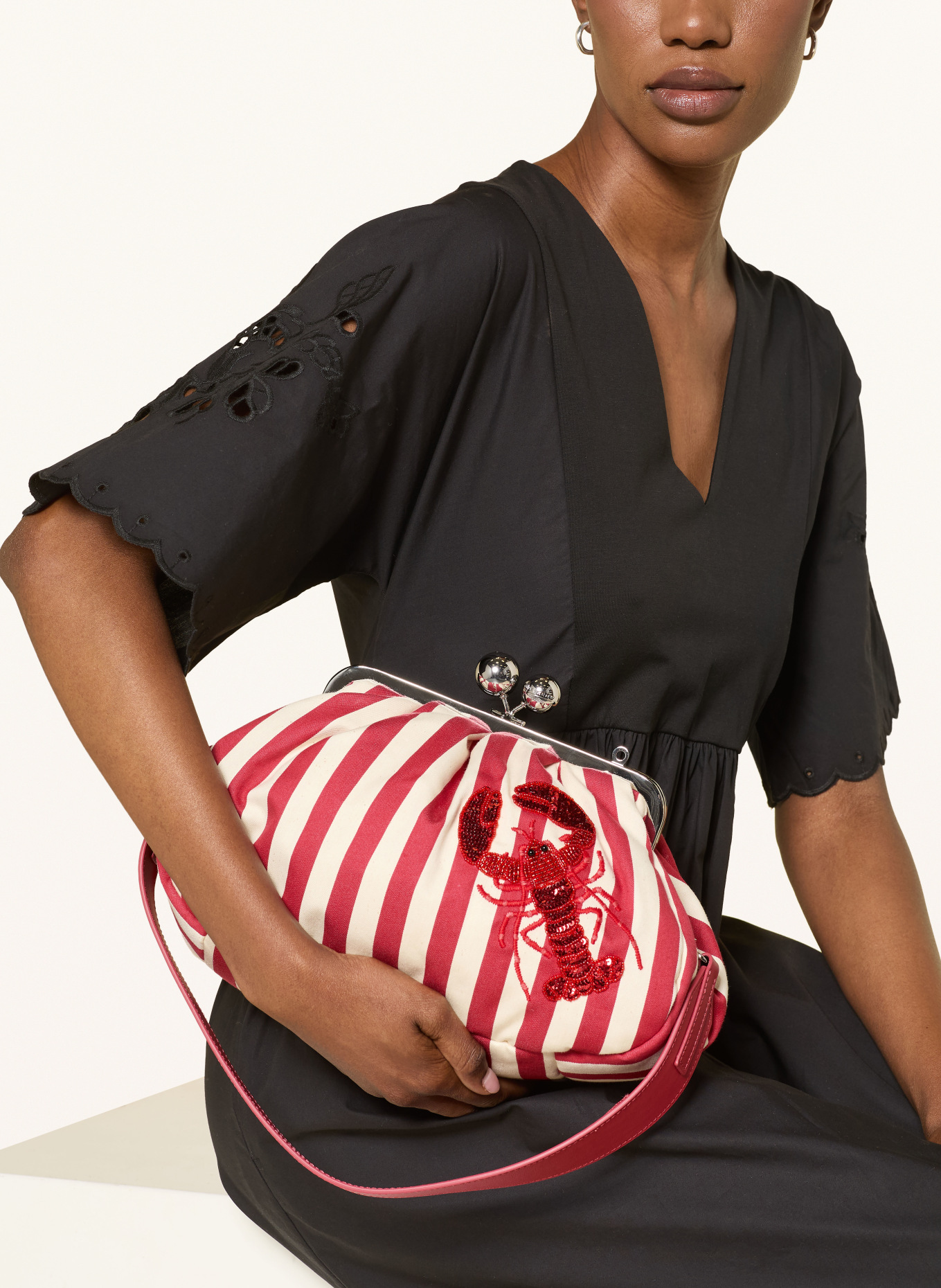 WEEKEND Max Mara GERUSIA Clutch with Sequins: RED / CREAM
