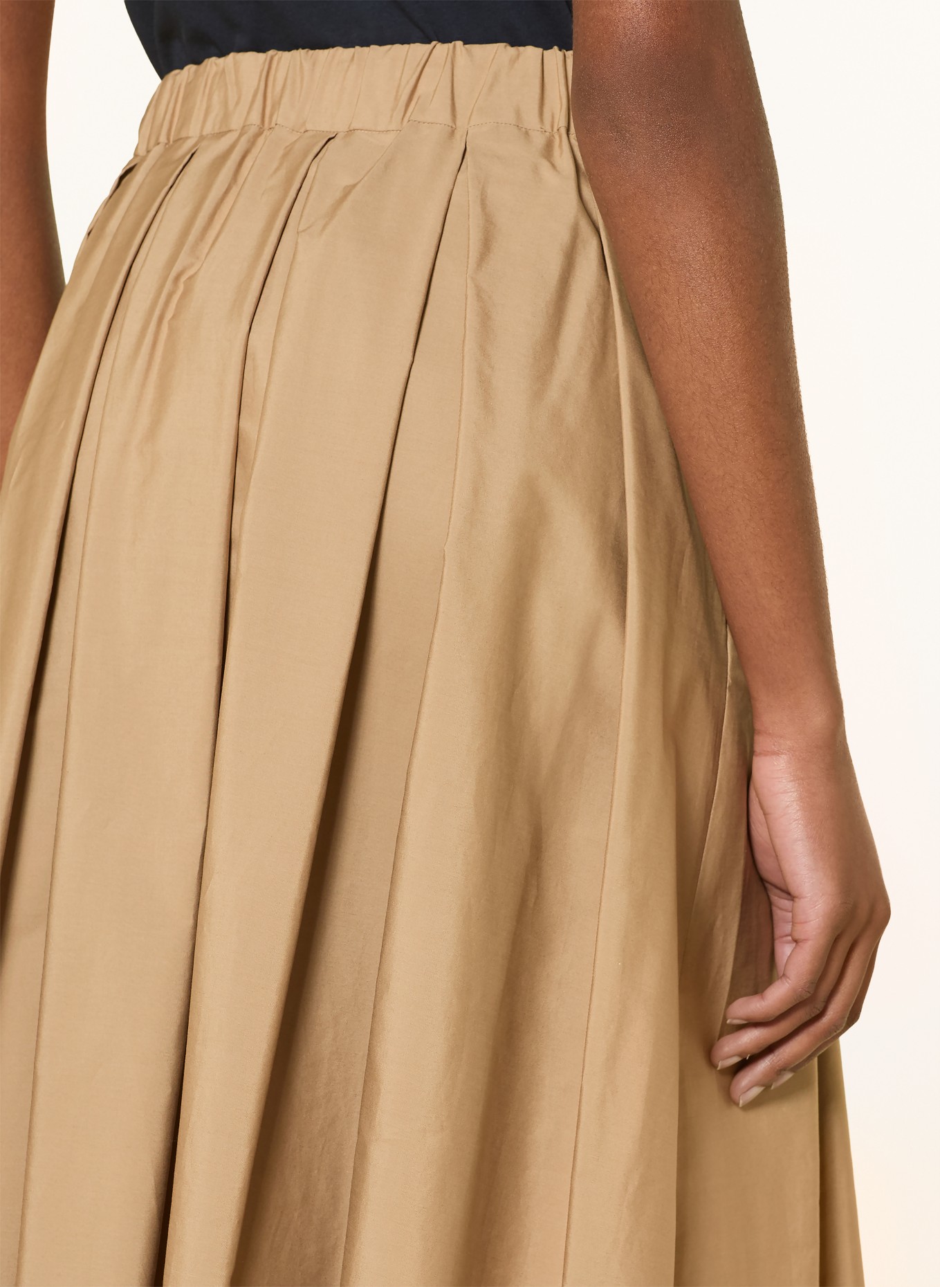S Max Mara PINETA Pleated Skirt: CAMEL