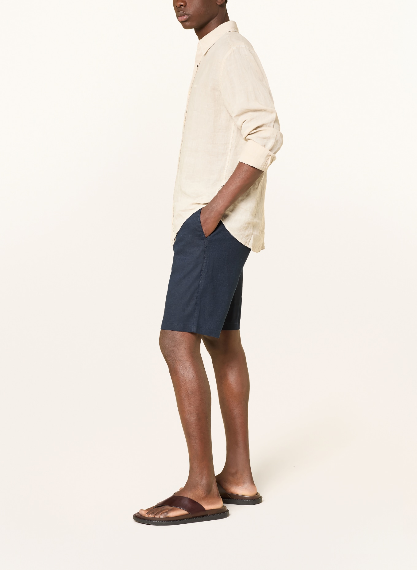 BOSS Chinoshorts CHINO Tapered Fit mit Leinen: DUNKELBLAU