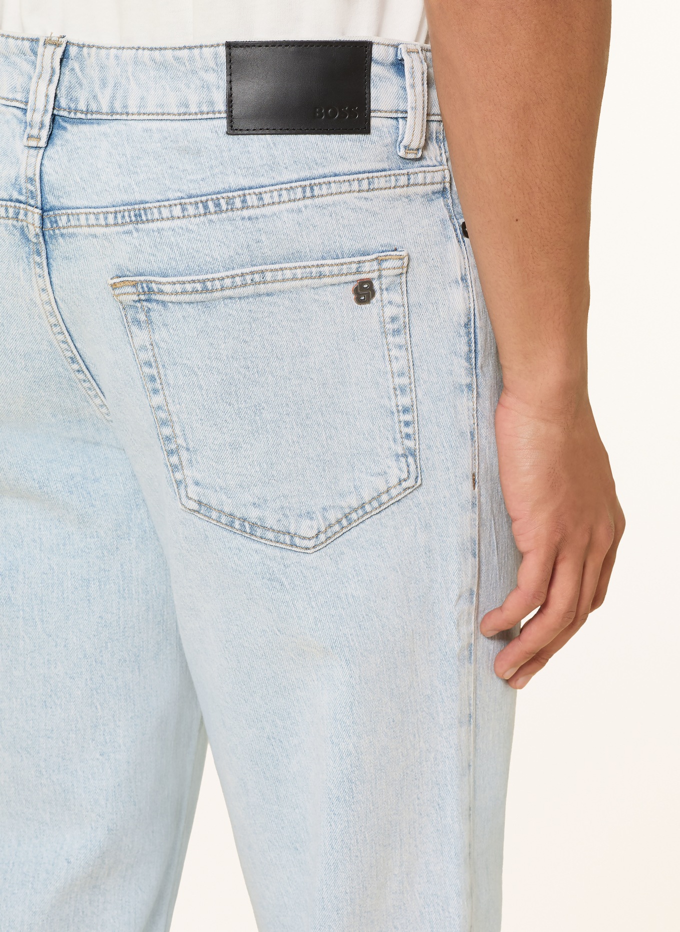 BOSS Jeans ARLO Cropped Taper Fit: 455 LIGHT/PASTEL BLUE