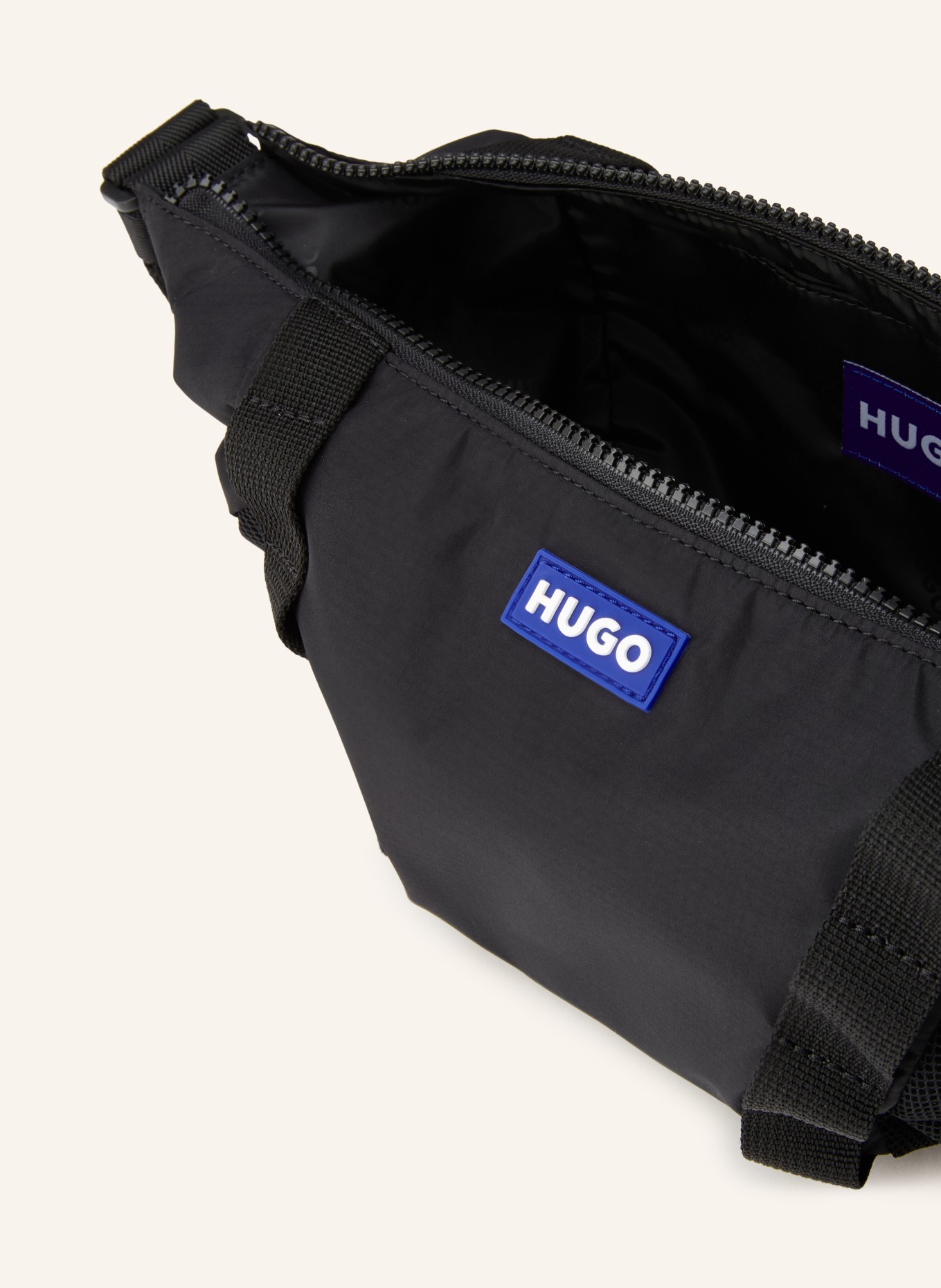 HUGO Umhängetasche VYTAL: SCHWARZ