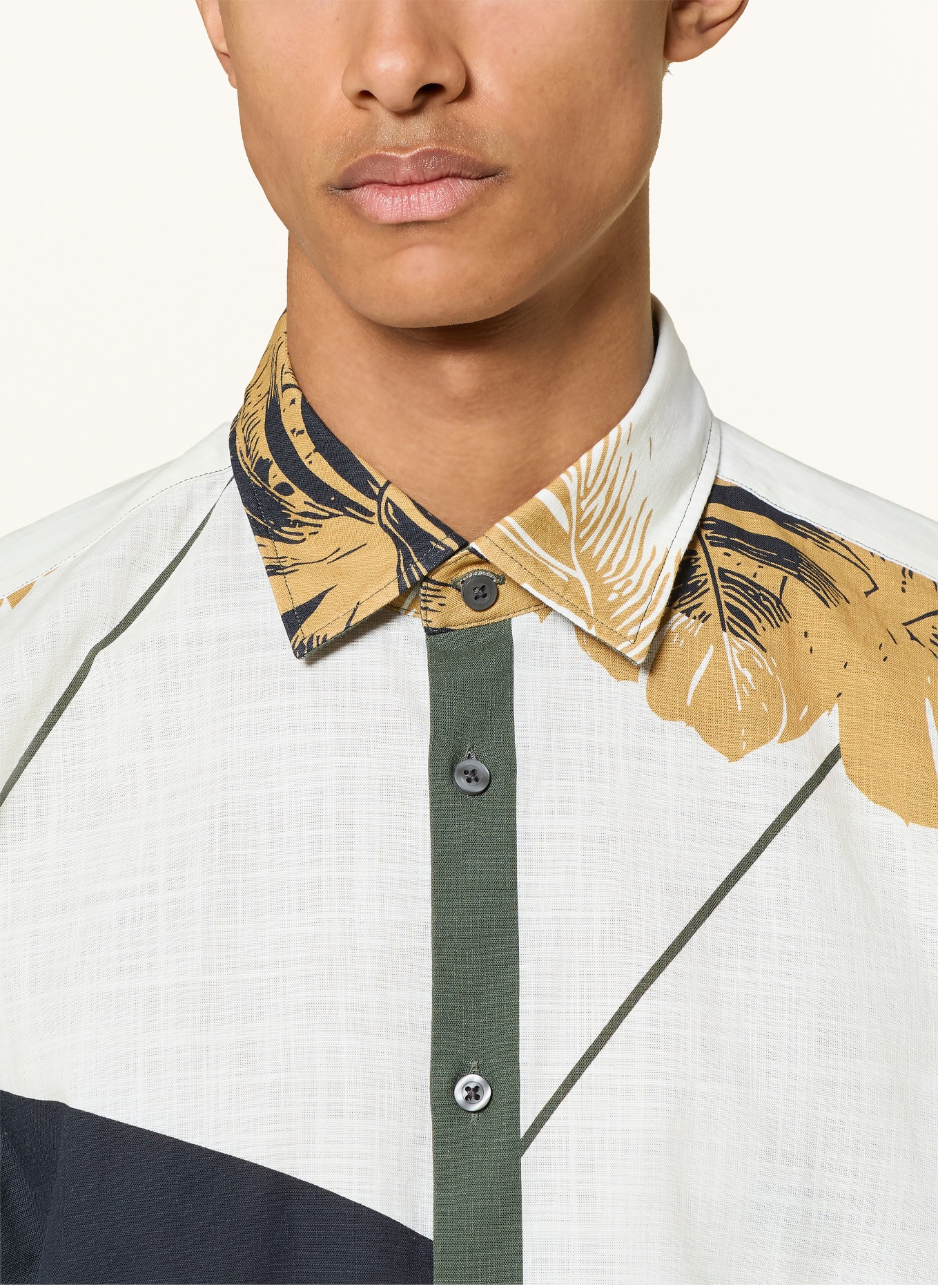 STRELLSON Kurzarm-Hemd CASYN Comfort Fit: DUNKELGRÜN / CAMEL / CREME