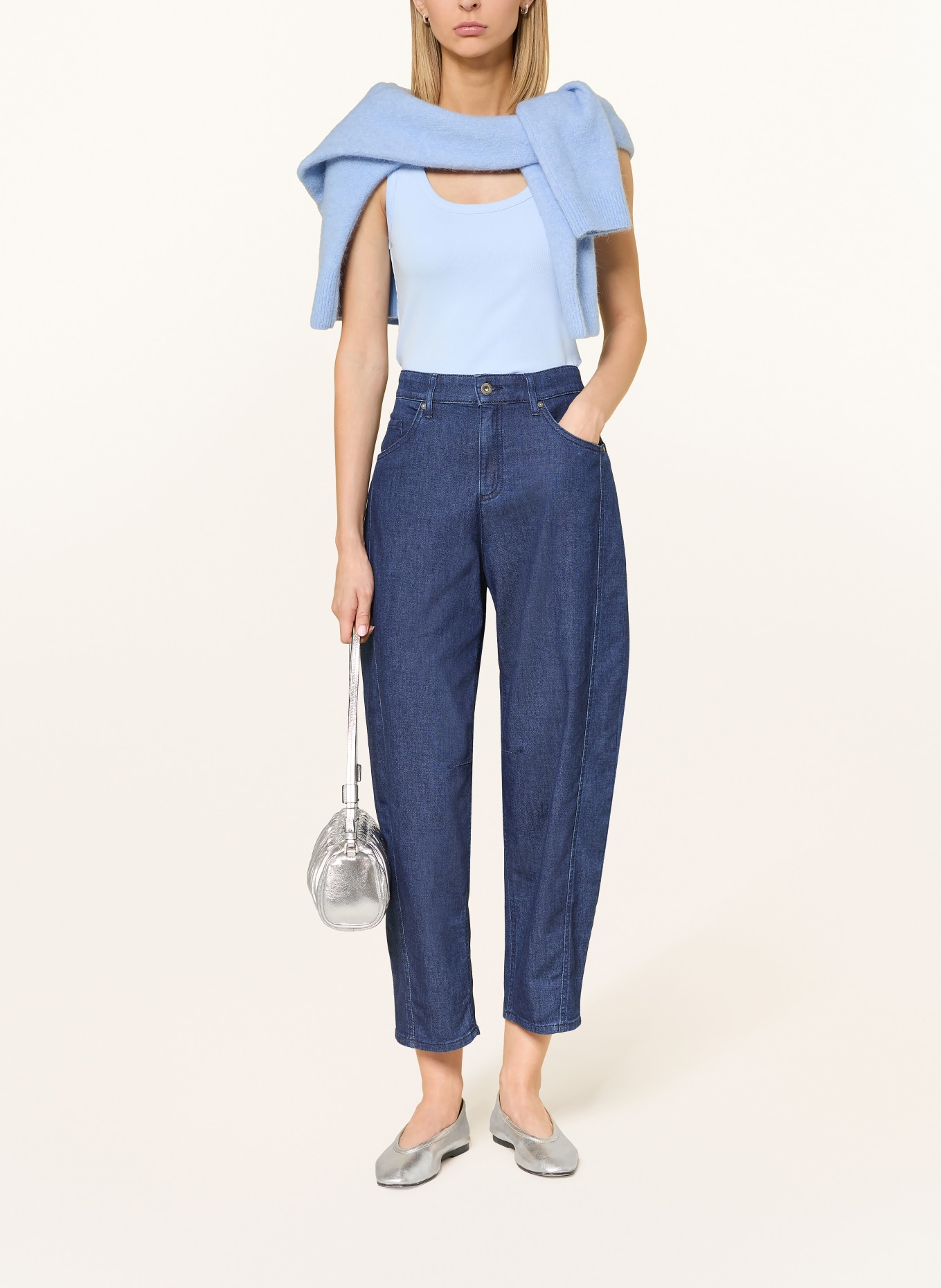 BRAX MEGAN Barrel Jeans: 22 CLEAN DARK BLUE