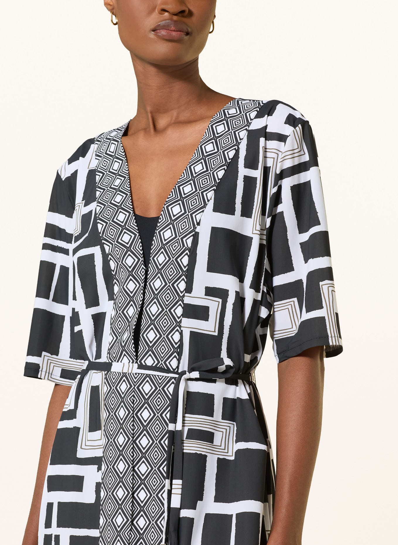 Charmline Kaftan GRAPHIC FRAME: SCHWARZ / WEISS