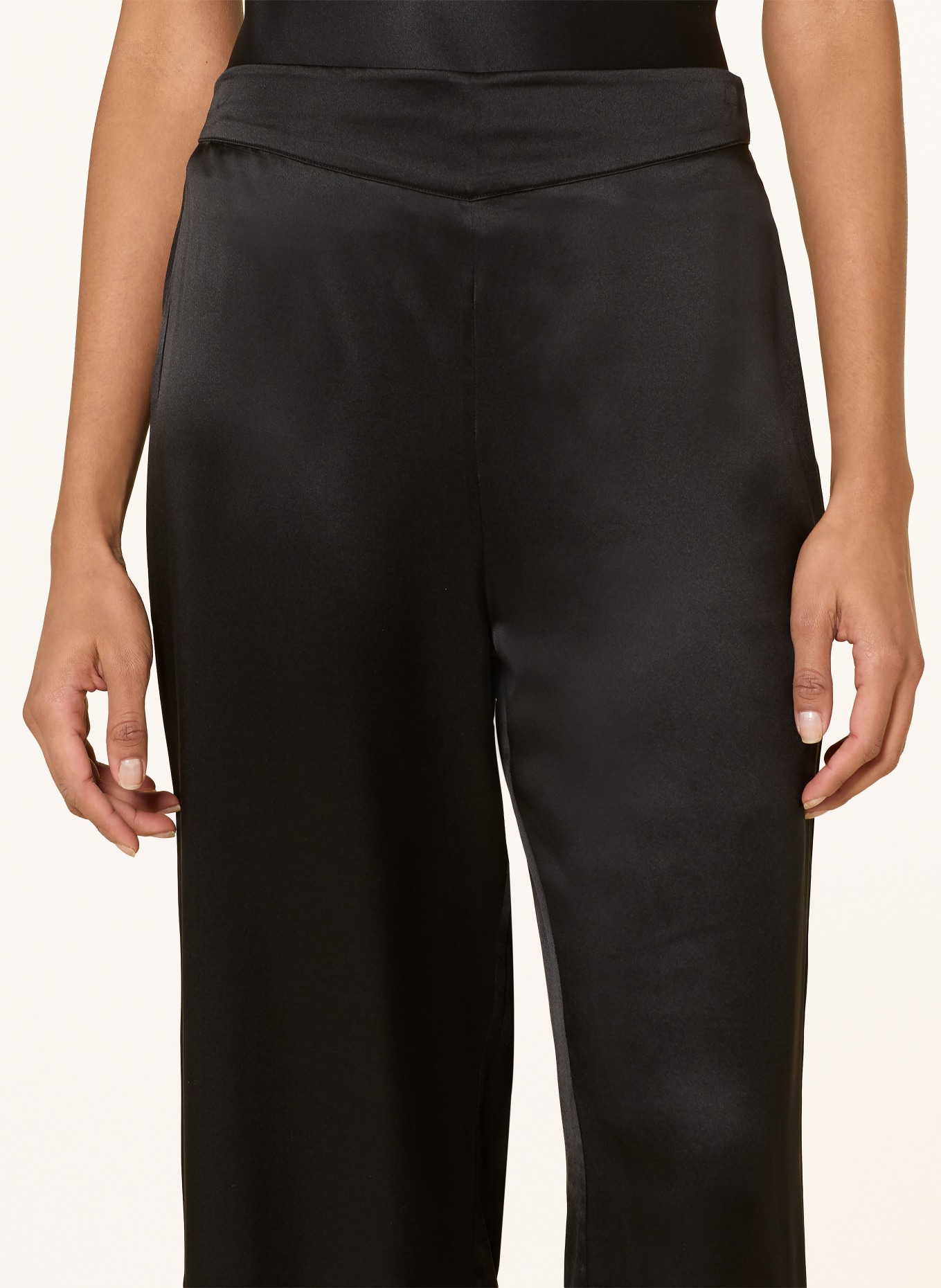 SIMONE PÉRÈLE Schlafhose LOVE ME aus Seide: SCHWARZ