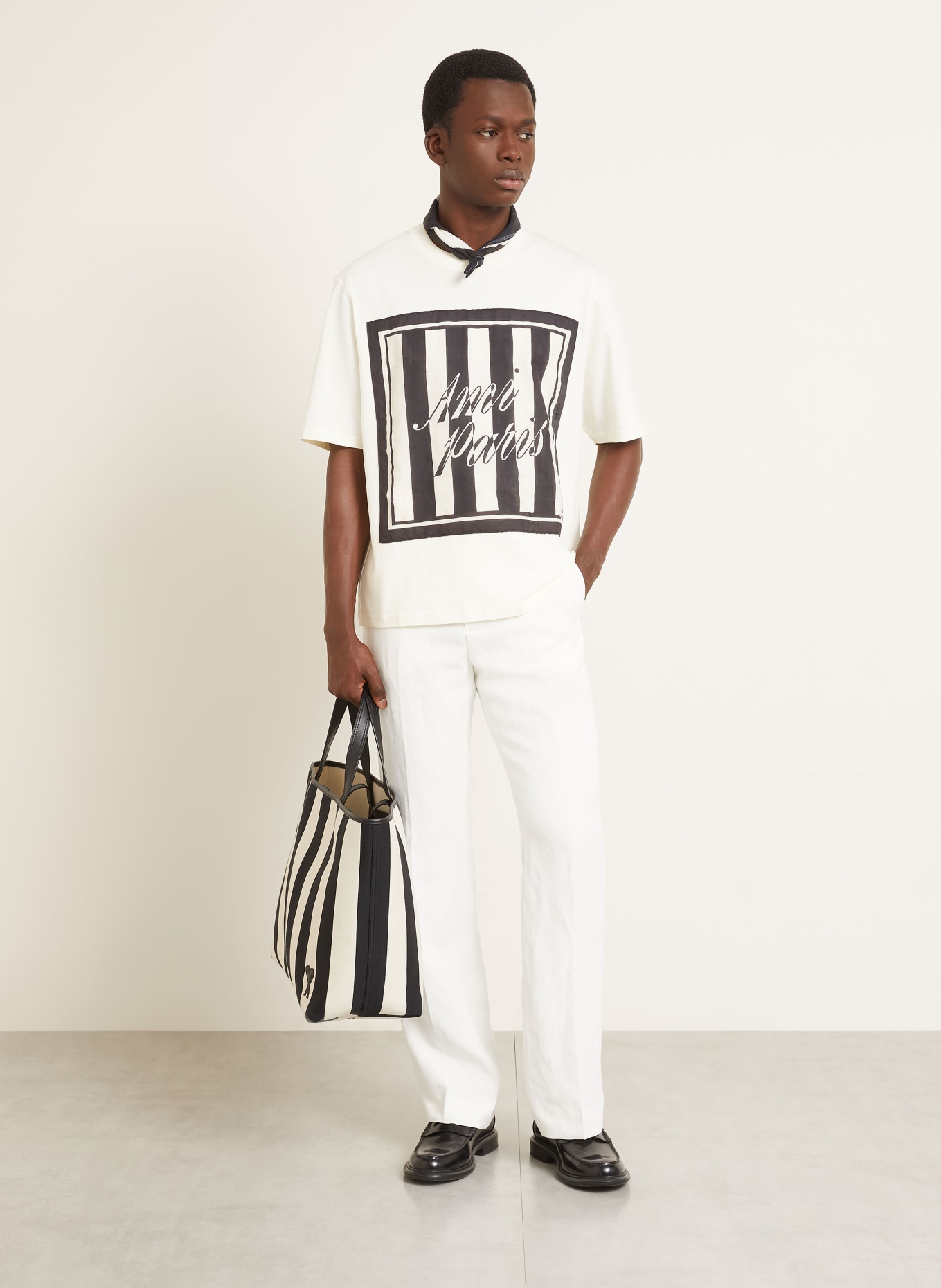 AMI PARIS T-shirt: CRÈME / NOIR