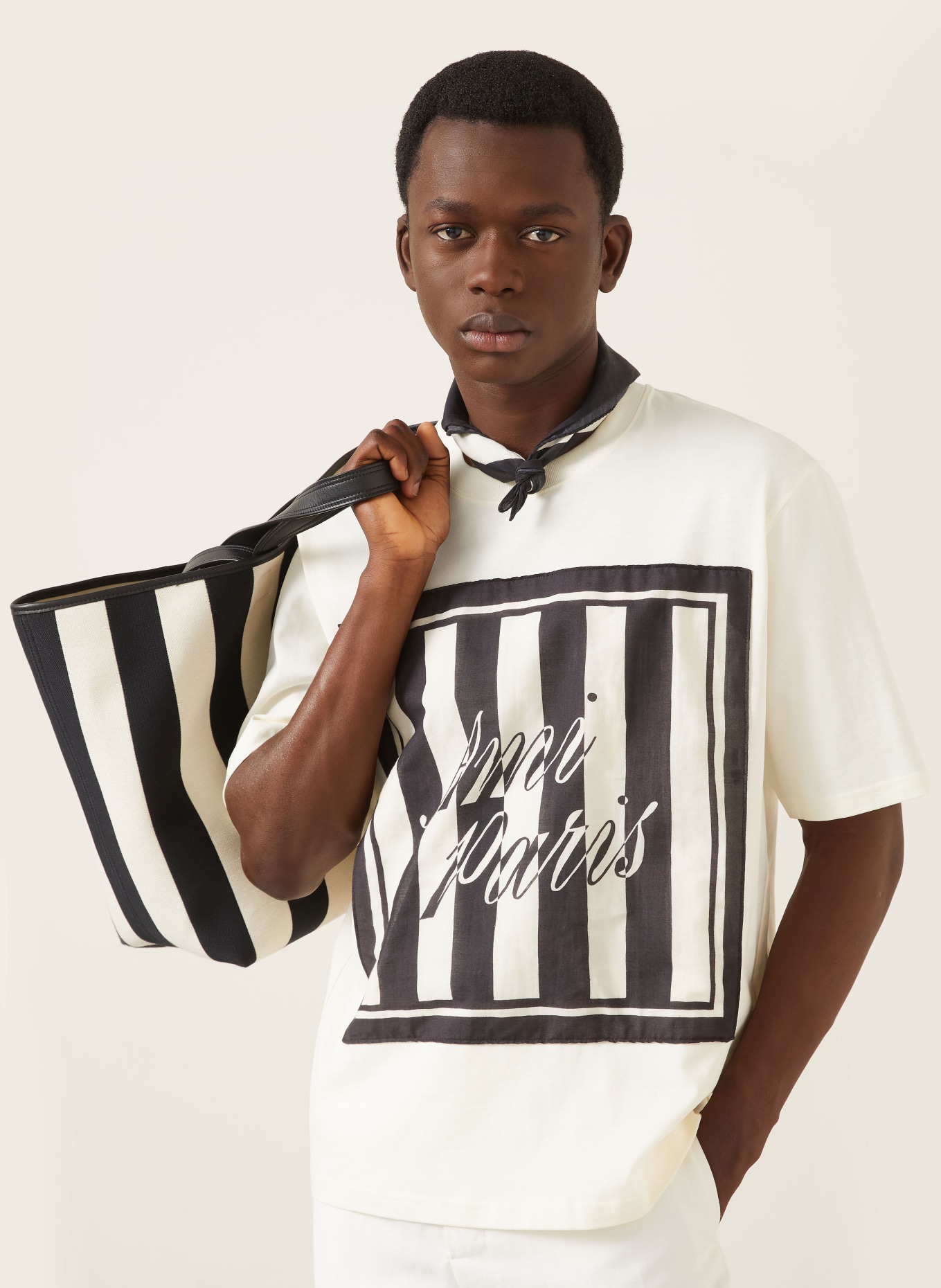 AMI PARIS T-shirt: CRÈME / NOIR