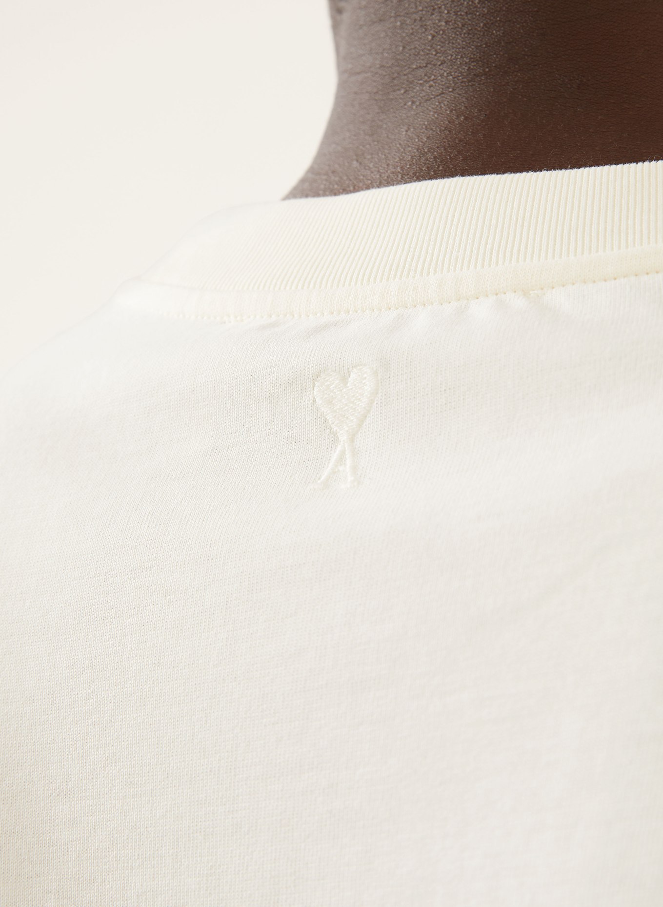 AMI PARIS T-shirt: CRÈME / NOIR