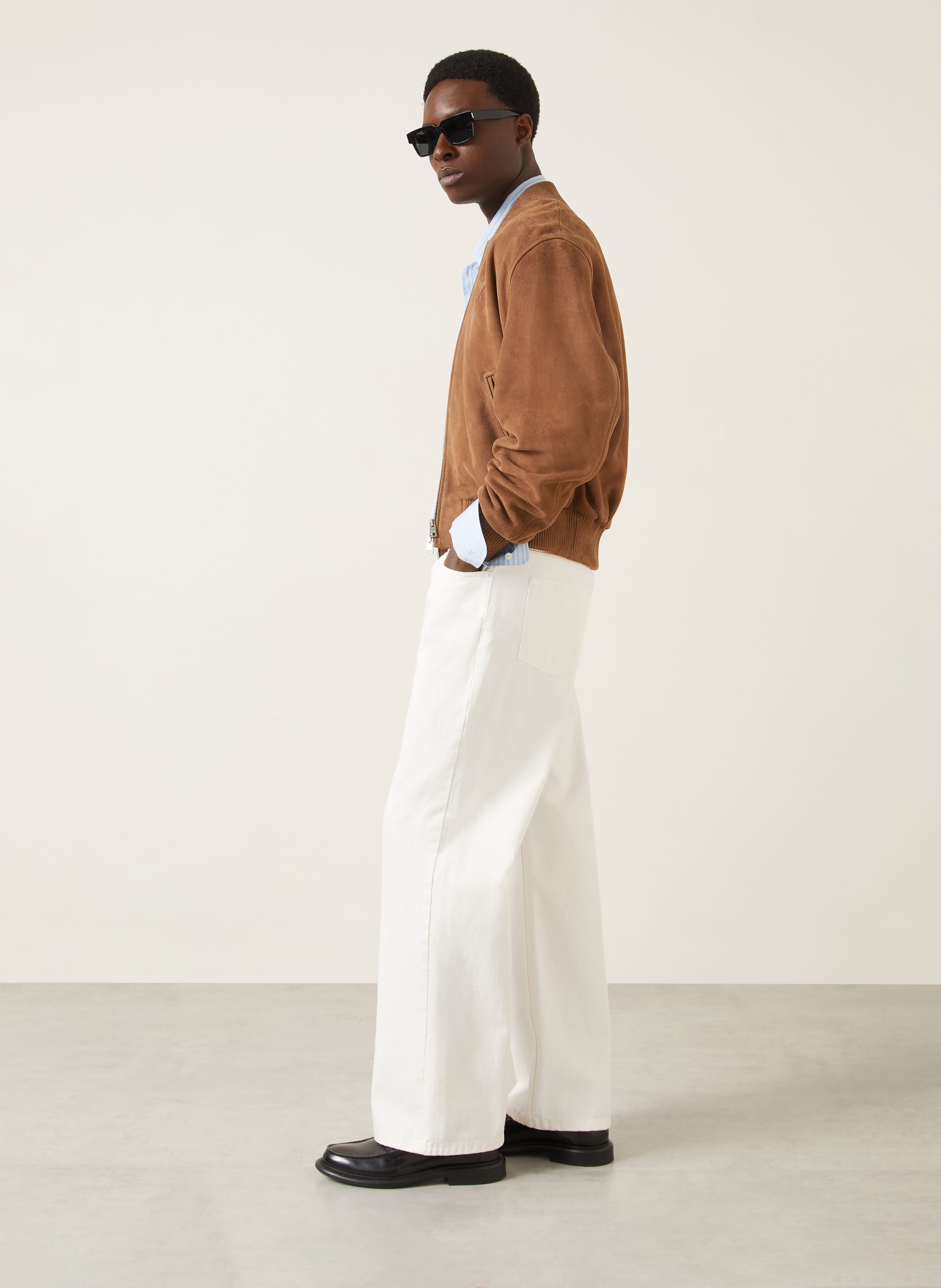 AMI PARIS Jeans Loose Fit: 136 BLANC CREME