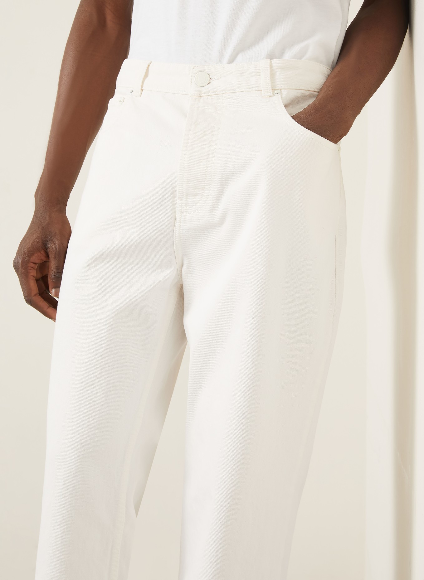 AMI PARIS Jeans Loose Fit: 136 BLANC CREME