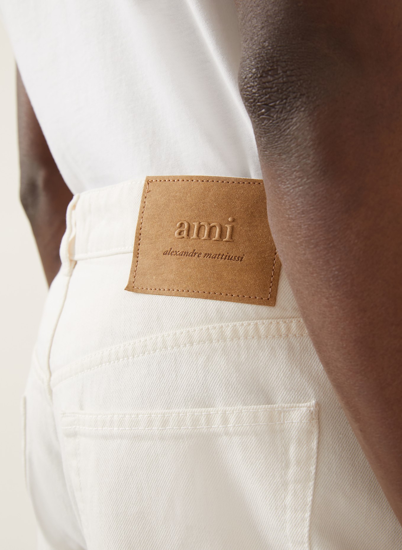 AMI PARIS Jeans Loose Fit: 136 BLANC CREME