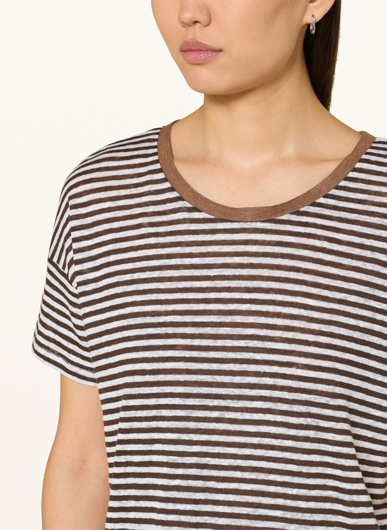 oui T-Shirt aus Leinen: CREME / DUNKELBRAUN