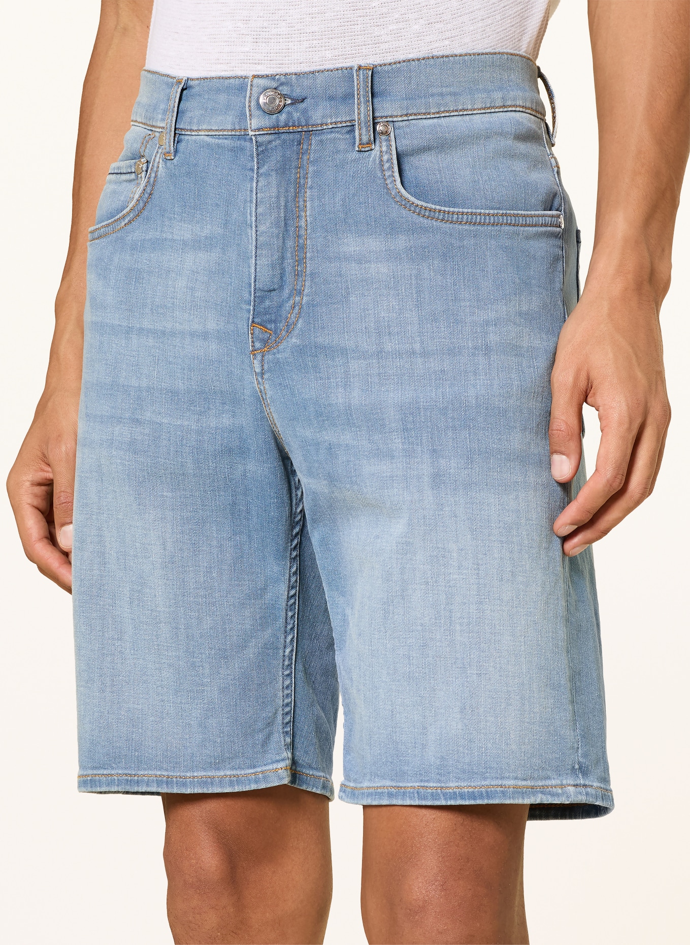 BALDESSARINI Džínové šortky Regular Fit: 6856 sky blue used mustache