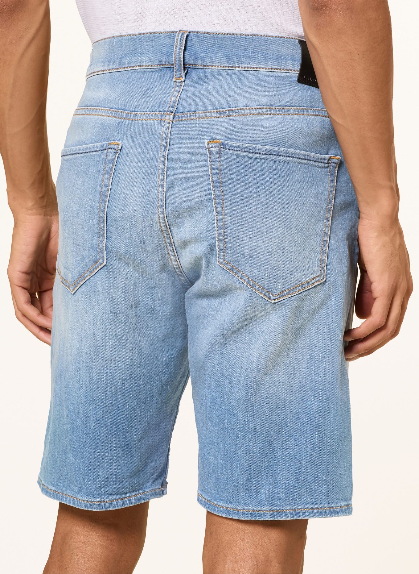 BALDESSARINI Džínové šortky Regular Fit: 6856 sky blue used mustache