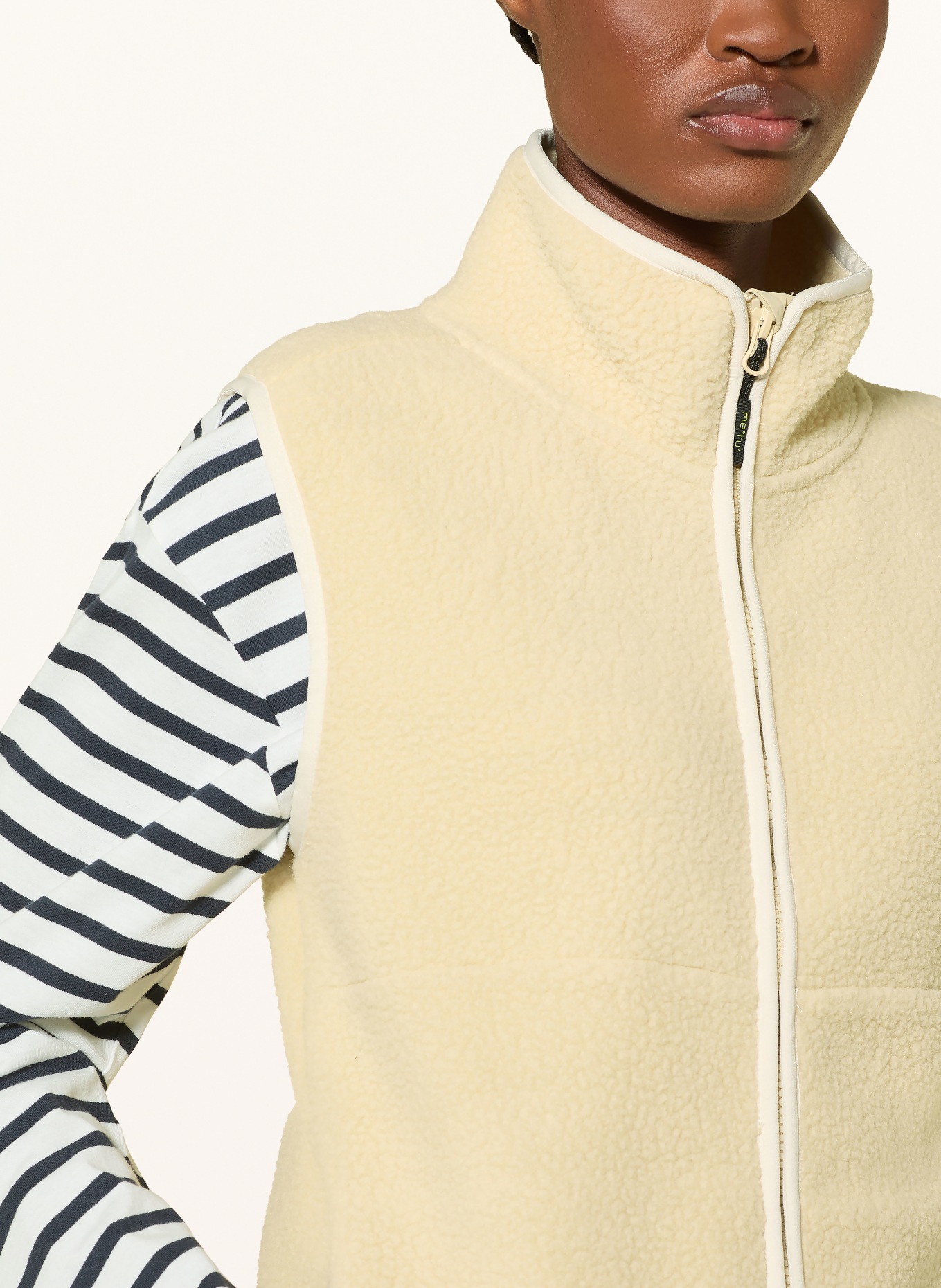 me°ru' Fleecová vesta BOBIGNY: KRÉMOVÁ