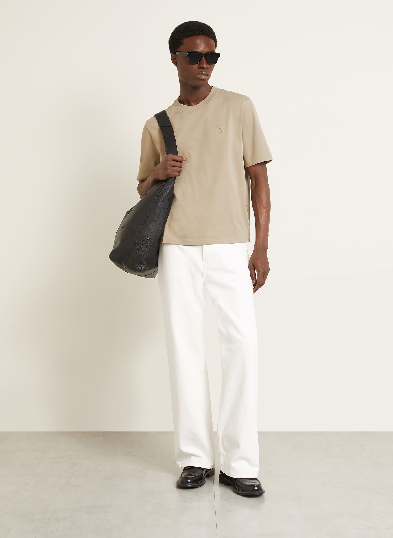 AMI PARIS T-Shirt: TAUPE