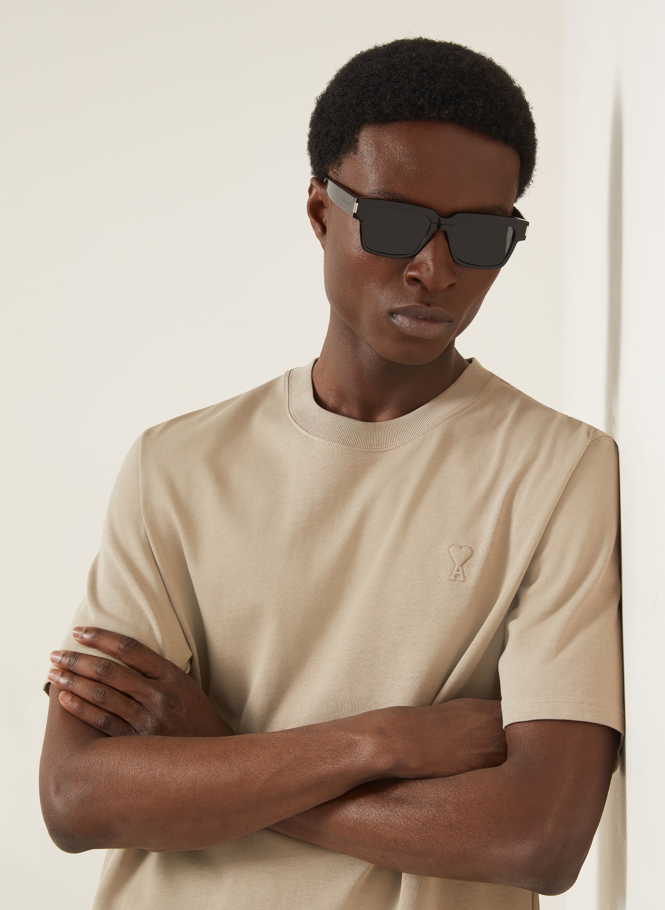 AMI PARIS T-Shirt: TAUPE