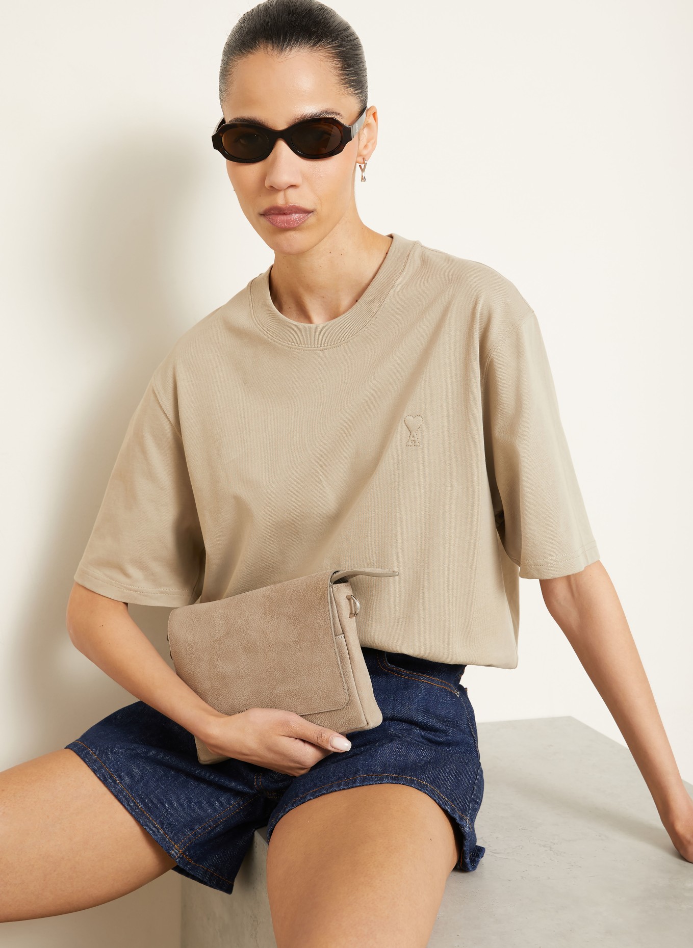 AMI PARIS Tricou: TAUPE