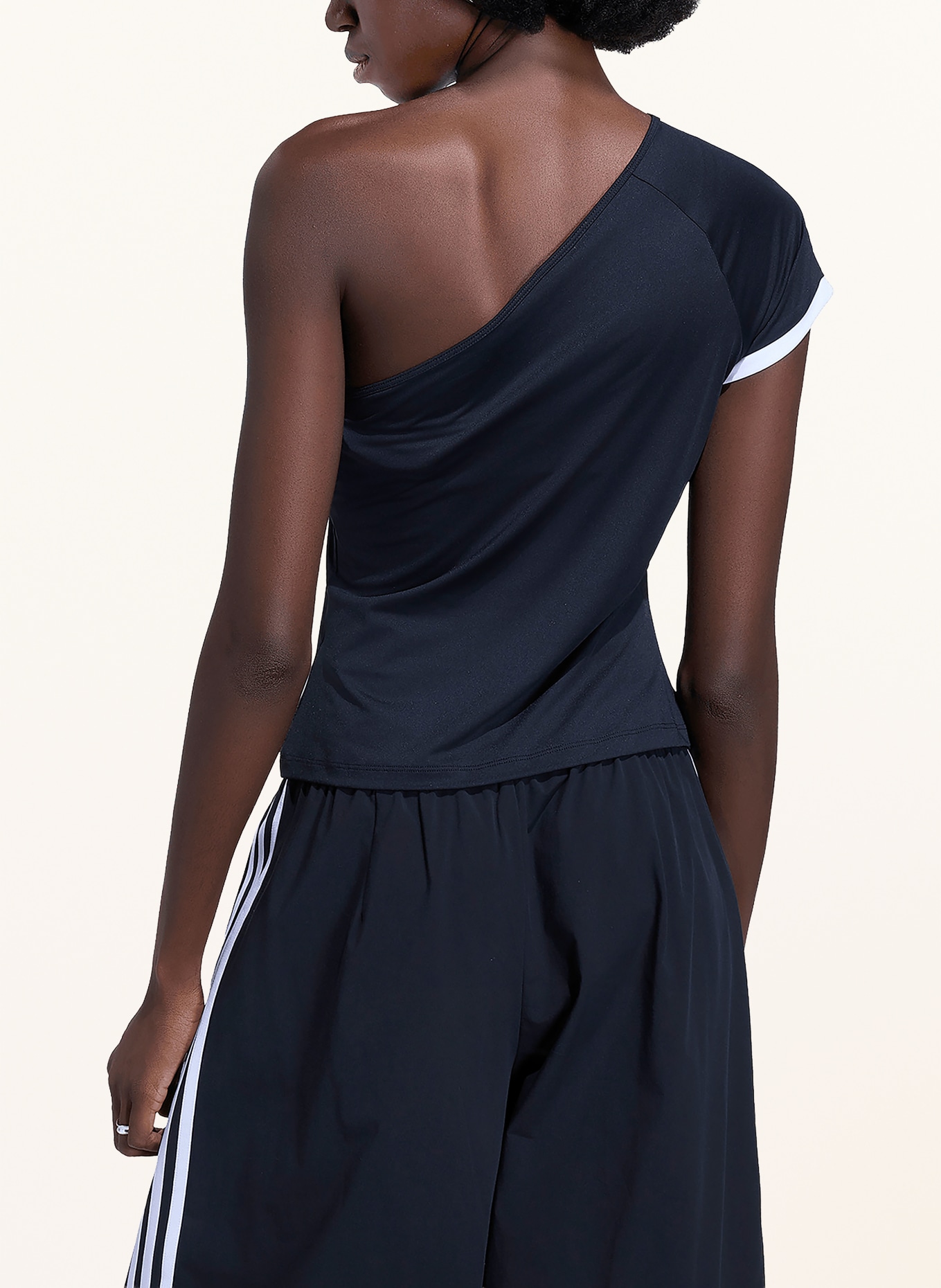 adidas Originals Tričko s jedním ramínkem a pruhy z galonu: ČERNÁ / BÍLÁ