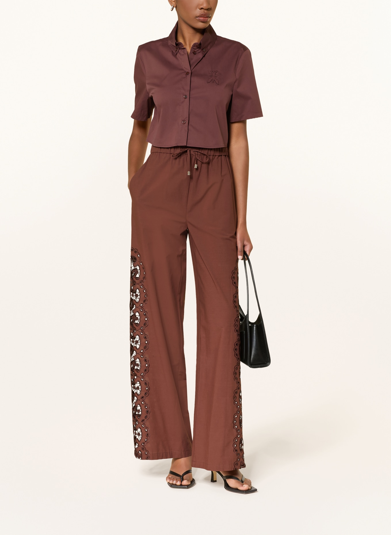 PATRIZIA PEPE kalhoty s volánky: HNĚDÁ