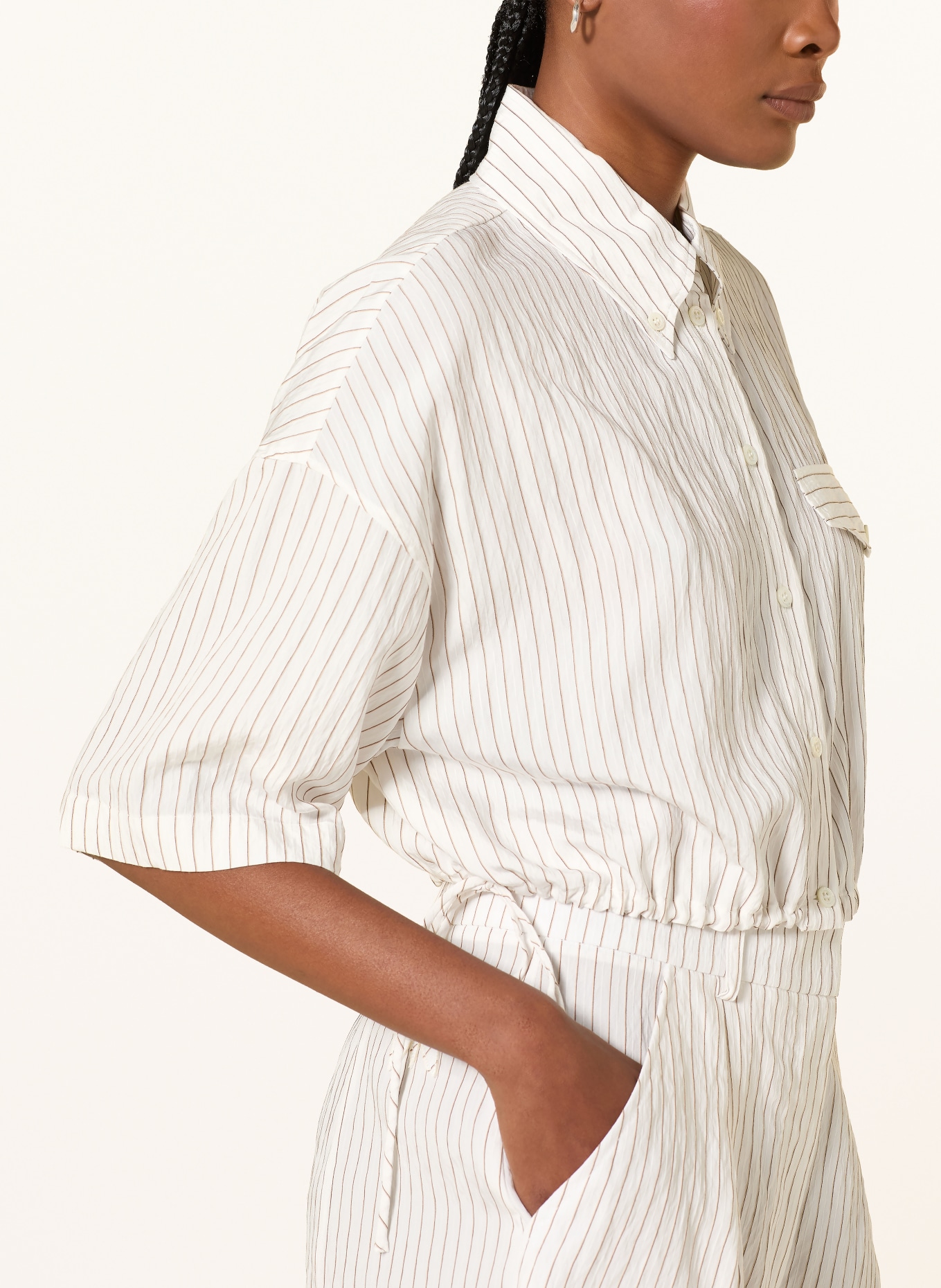PATRIZIA PEPE Cropped-Hemdbluse: WEISS / BRAUN