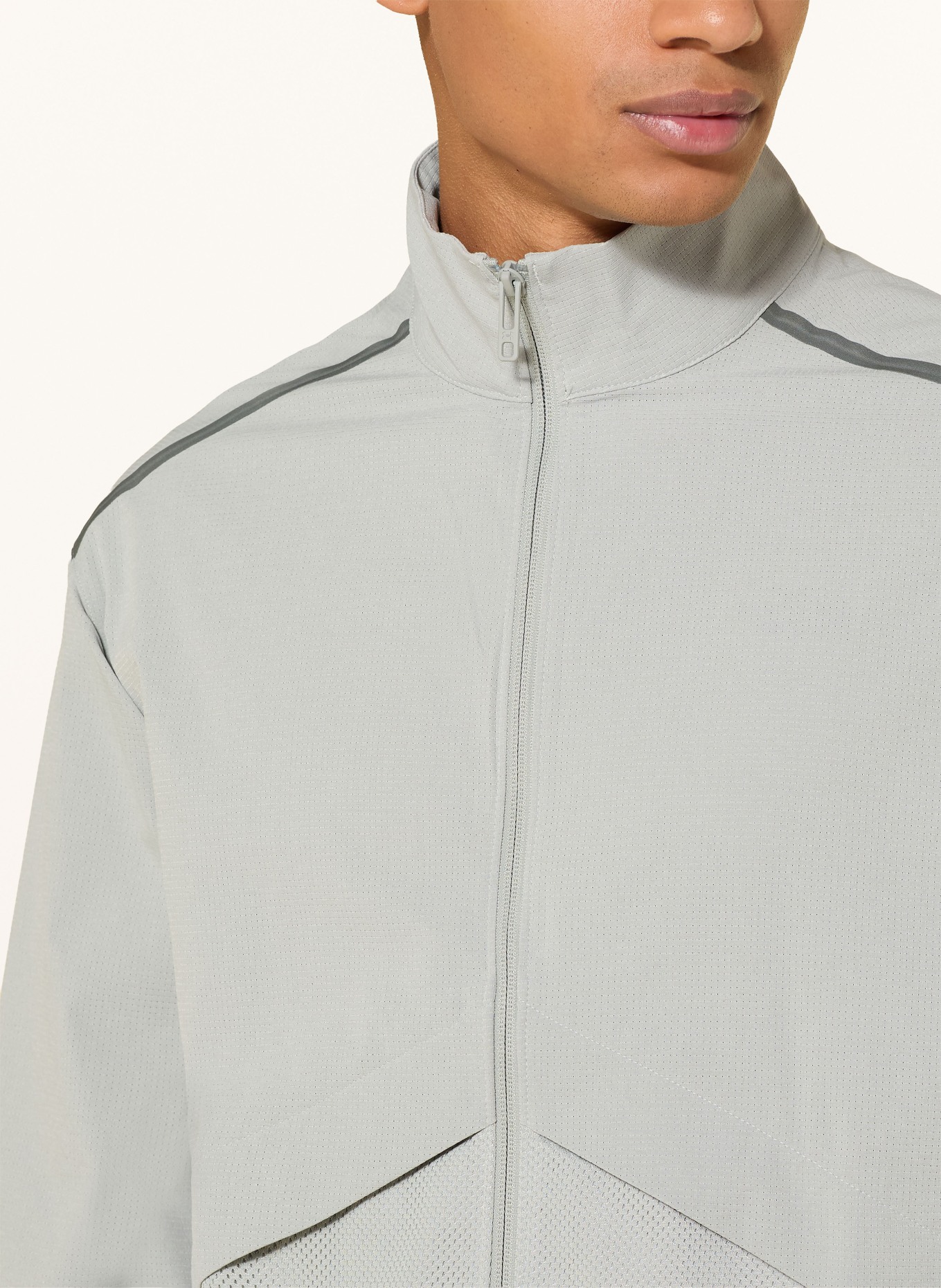 UNDER ARMOUR Functional Jacket UA UNSTOPPABLE AIRVENT: LIGHT GRAY