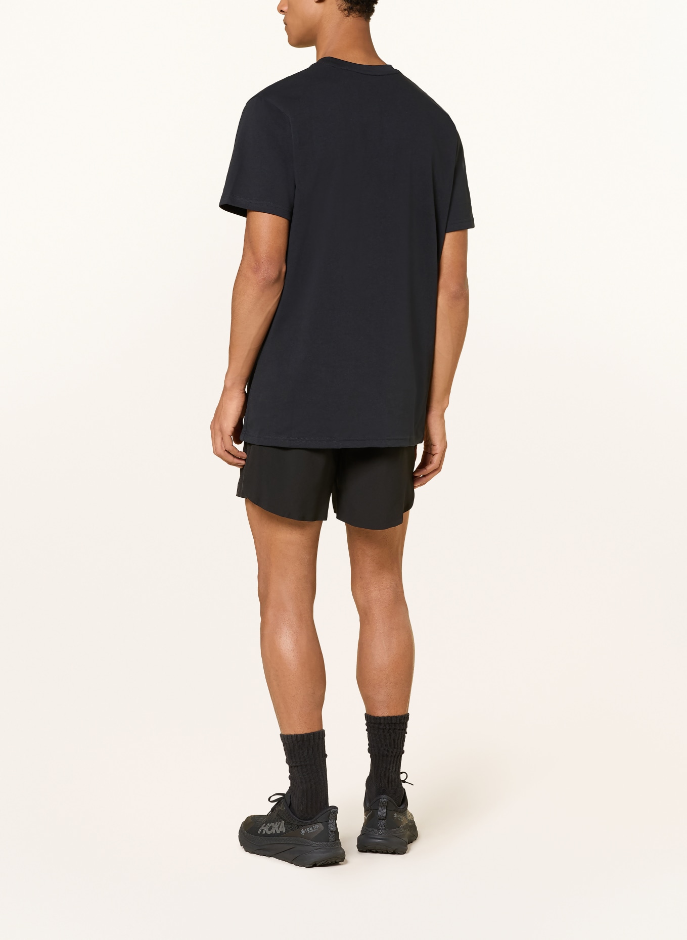 UNDER ARMOUR T-Shirt UA HW ARMOUR LABEL: SCHWARZ