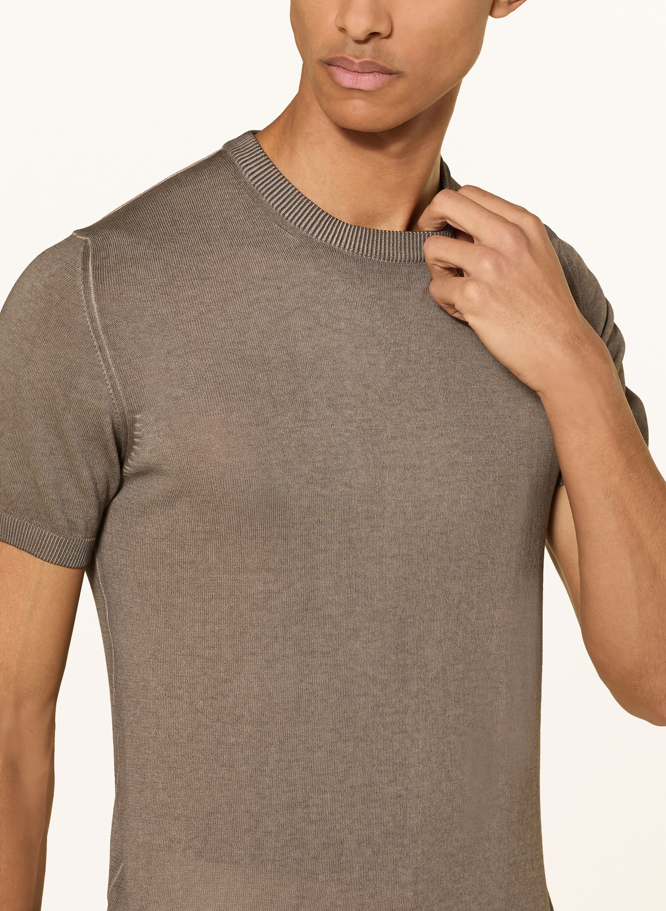 DISTRETTO 12 Pletené tričko GRANITO: HNĚDÁ