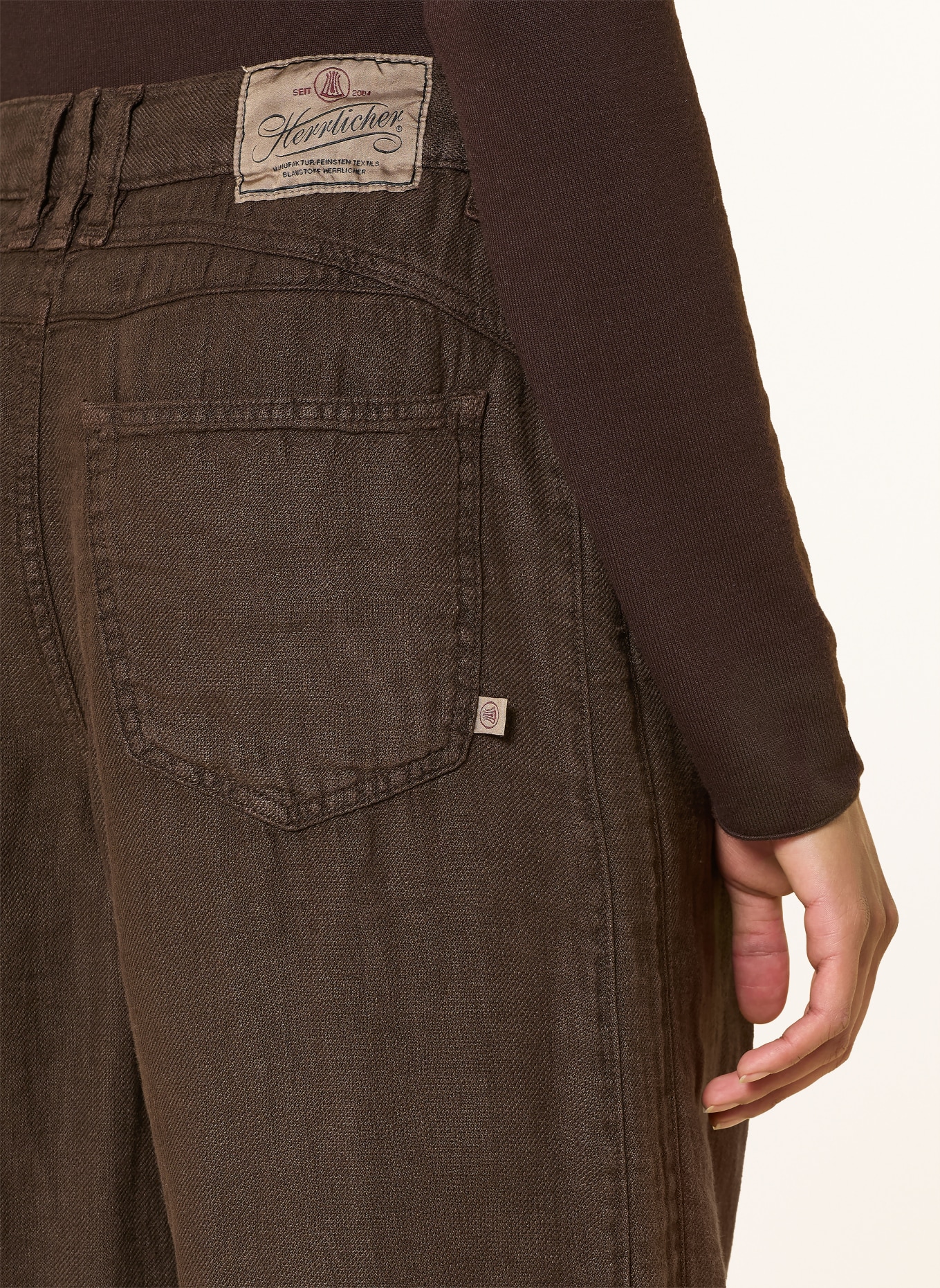 Herrlicher 7/8 kalhoty BARROW s kapsami: HNĚDÁ