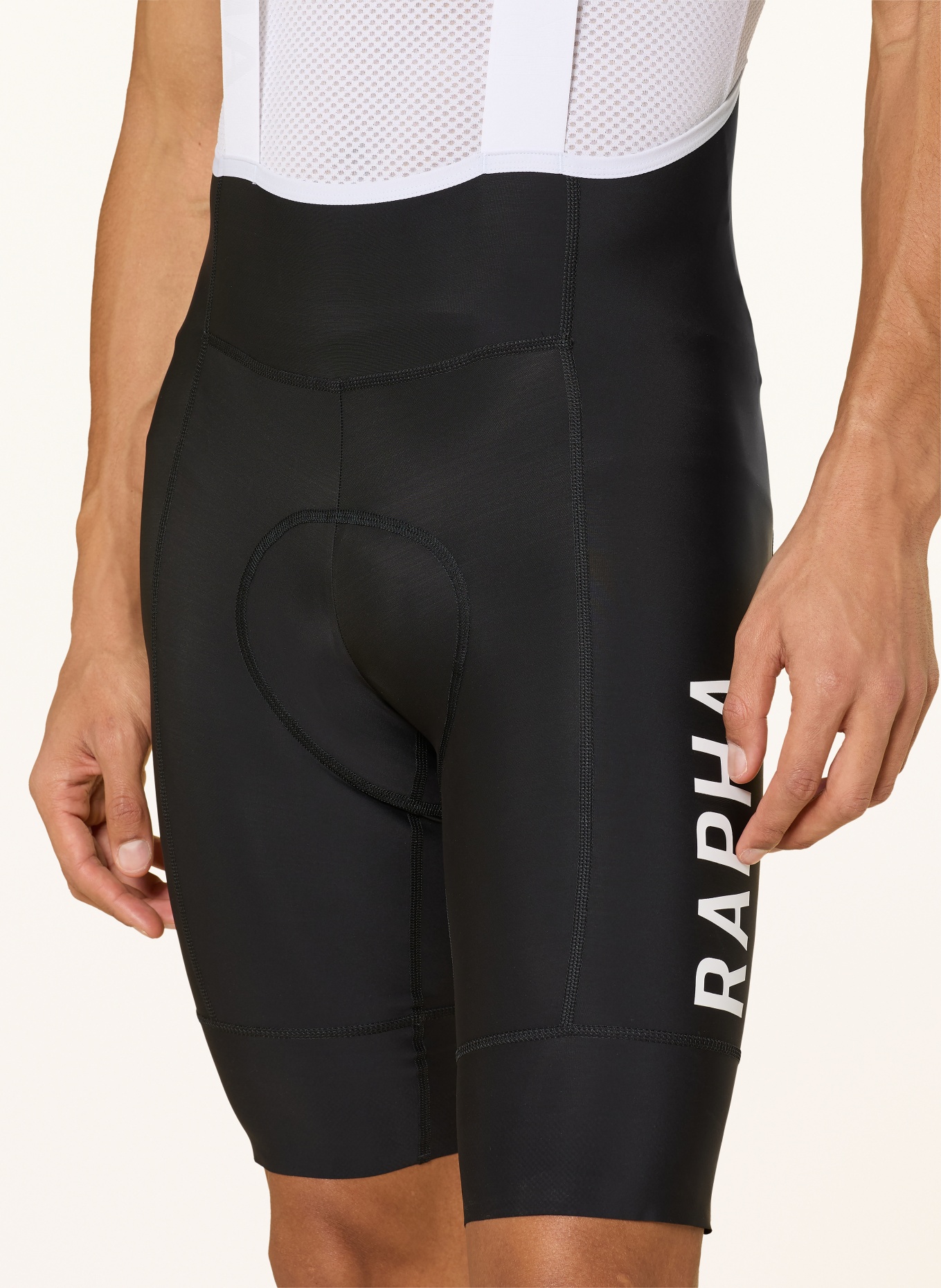 Rapha Radhose PRO TEAM TRAINING BIB II mit Trägern und gepolstertem Einsatz: SCHWARZ / WEISS