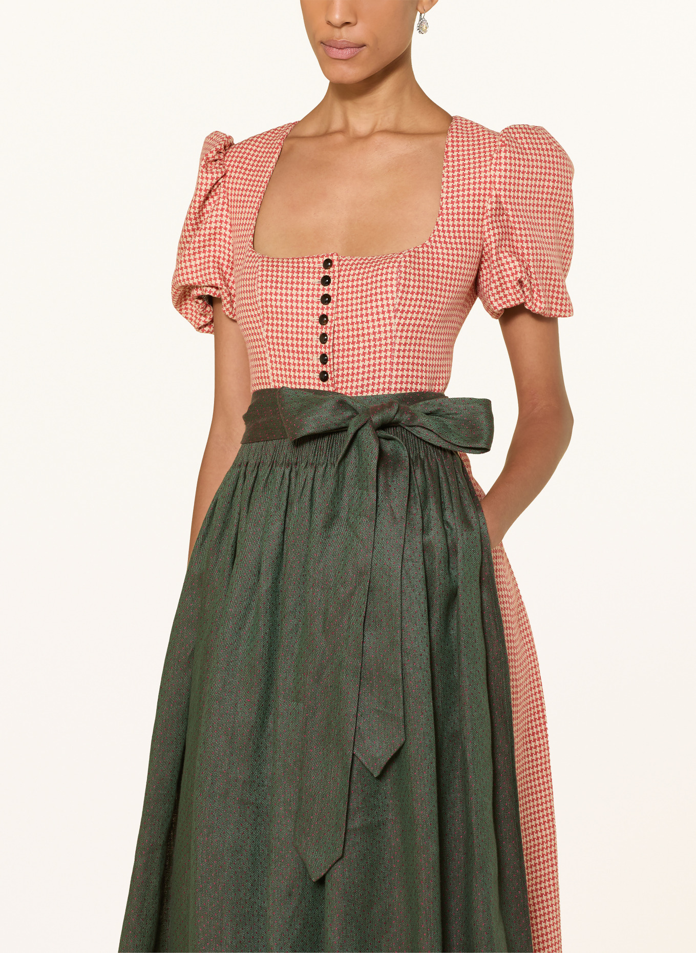 Gottseidank Dirndl LAURA z lnu: ČERVENÁ / KRÉMOVÁ / TMAVĚ ZELENÁ