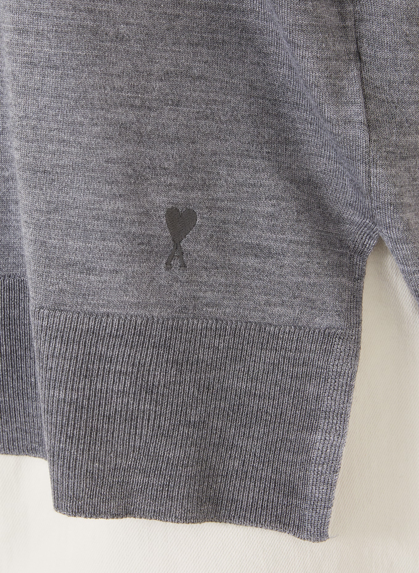 AMI PARIS Pullover: GRAU