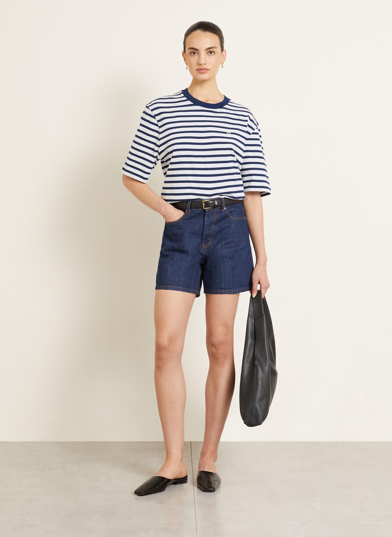 AMI PARIS T-shirt: BLEU FONCÉ / BLANC