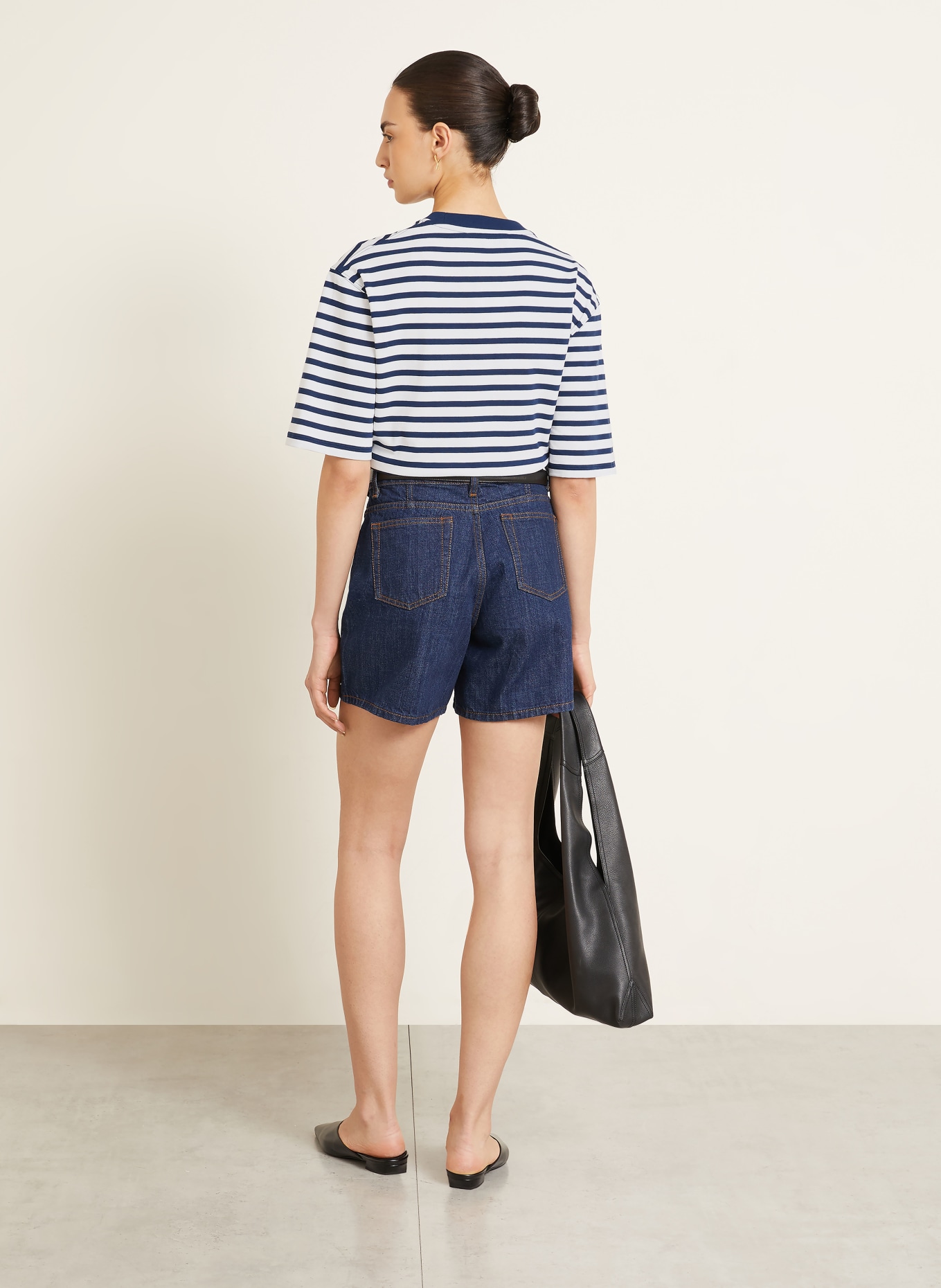 AMI PARIS T-shirt: BLEU FONCÉ / BLANC