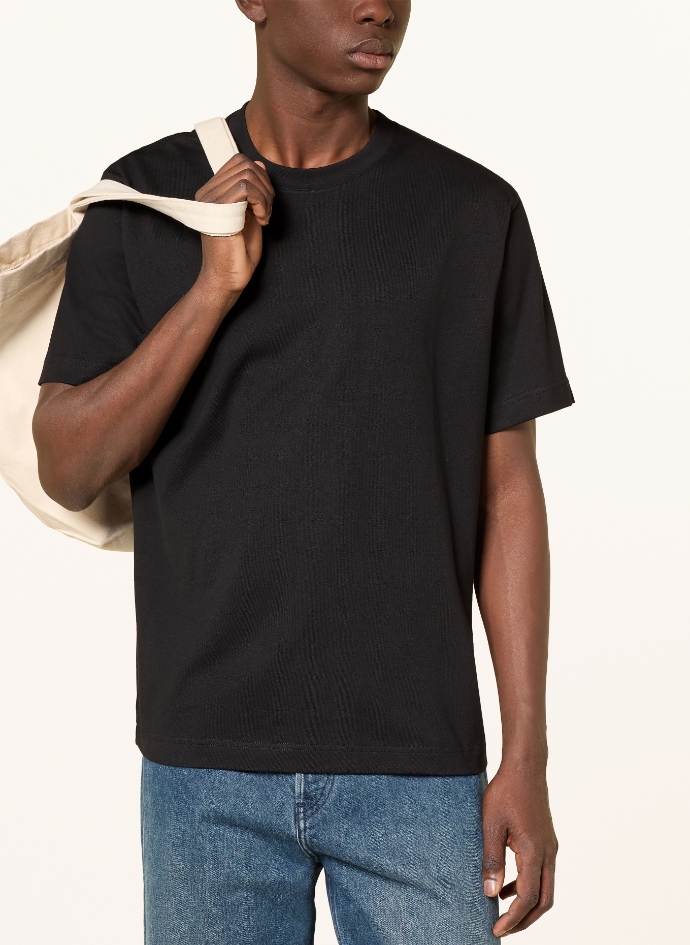 ARKET tričko: ČERNÁ