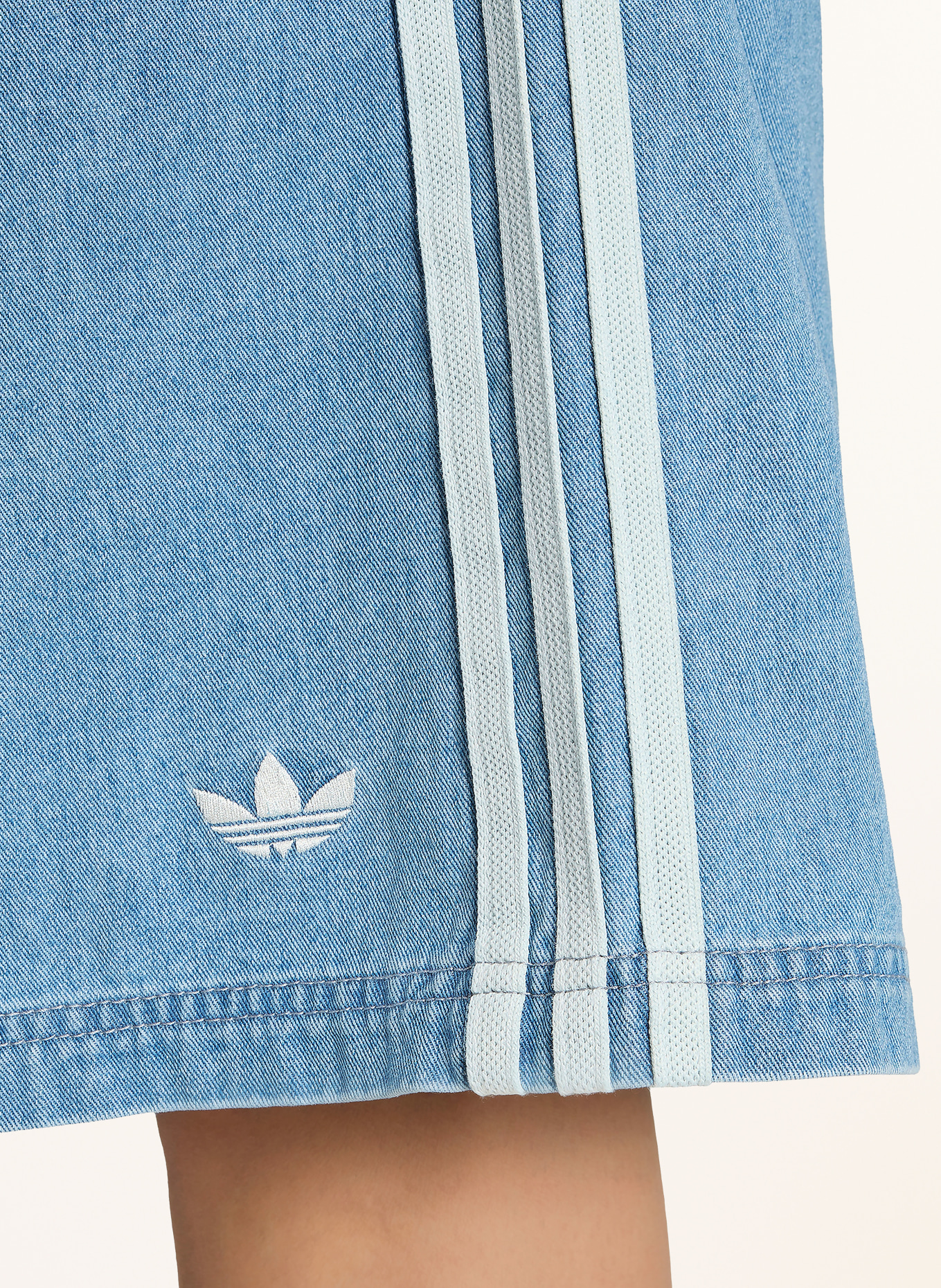adidas Originals Jeansshorts SUMMER GLOW: LTBLUE