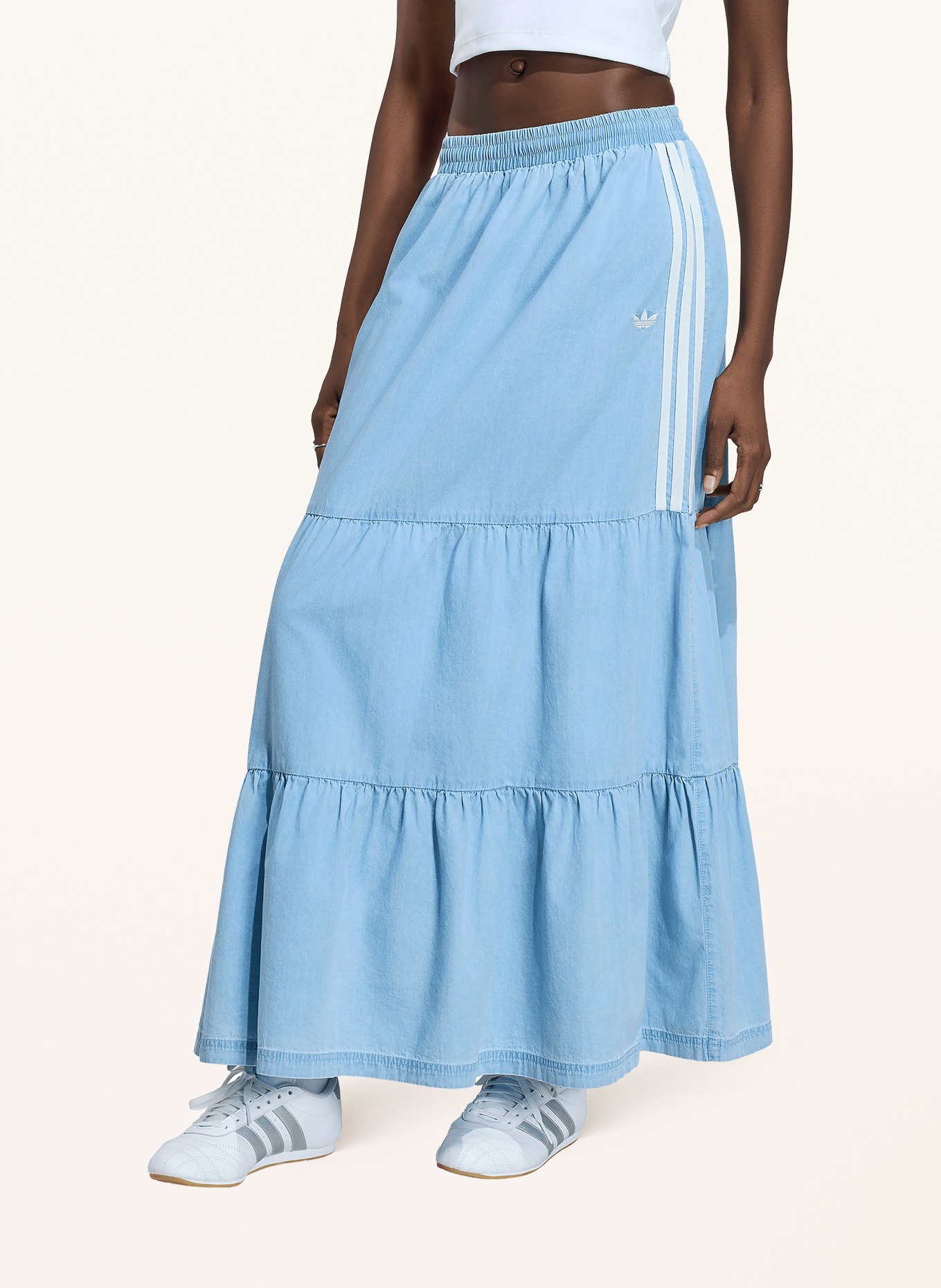 adidas Originals Džínová sukně ADIDAS ORIGINALS SUMMER GLOW: TMAVĚ MODRÁ / BÍLÁ