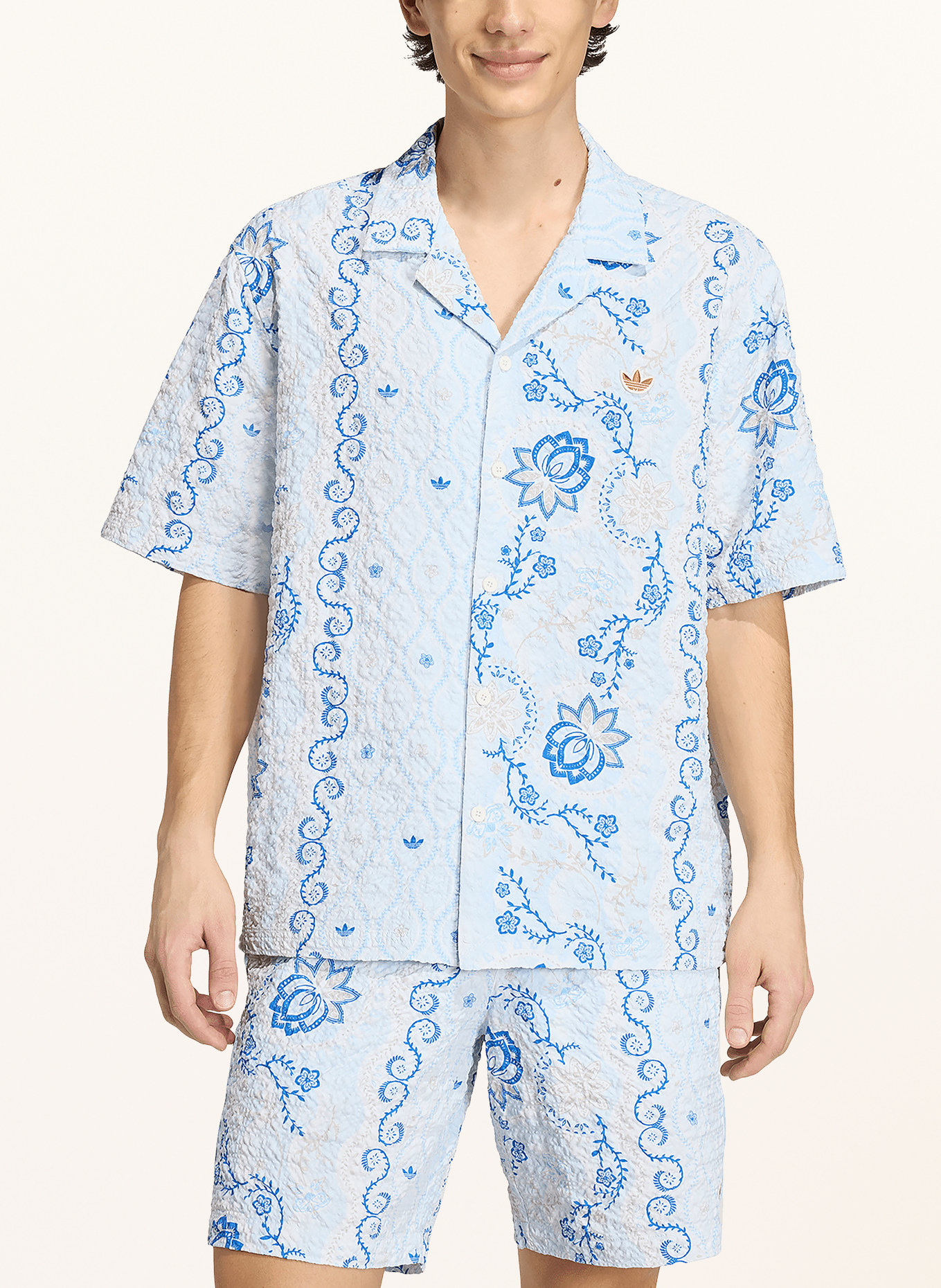 adidas Originals Chemise de vacances PRINTED SEERSUCKER Comfort Fit: BLEU CLAIR / BEIGE / BLEU FONCÉ