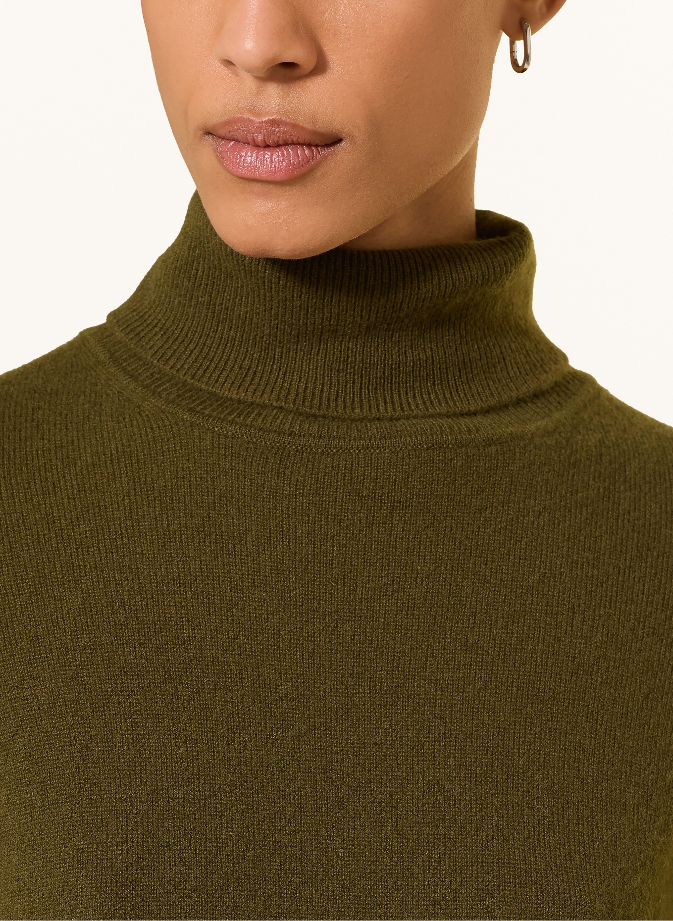darling harbour Rollkragenpullover aus Cashmere: OLIVE