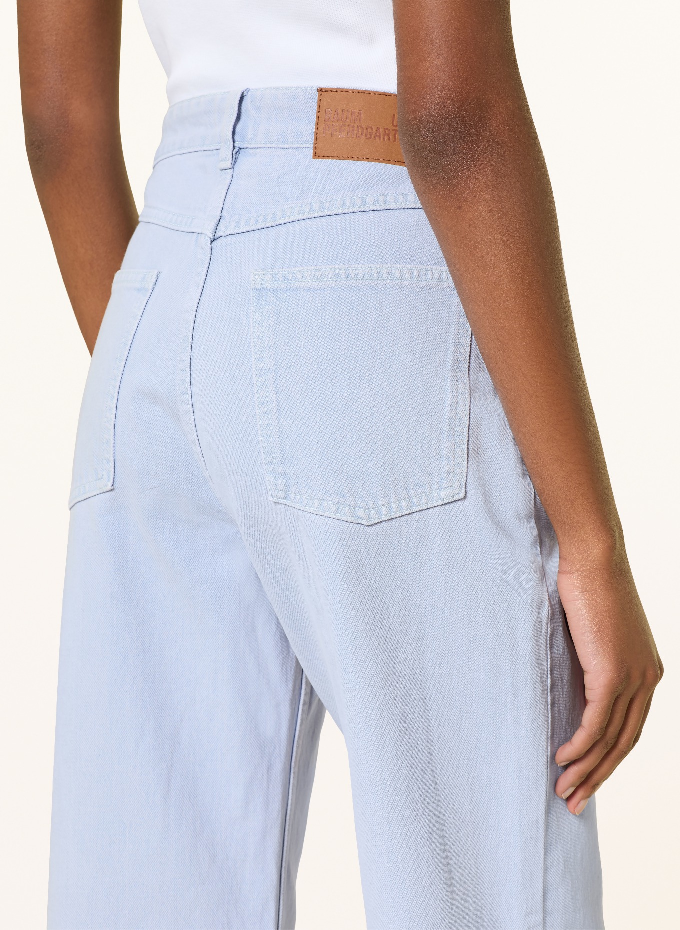 BAUM UND PFERDGARTEN Flared Jeans NILEA: C7576 Light Denim Rinse