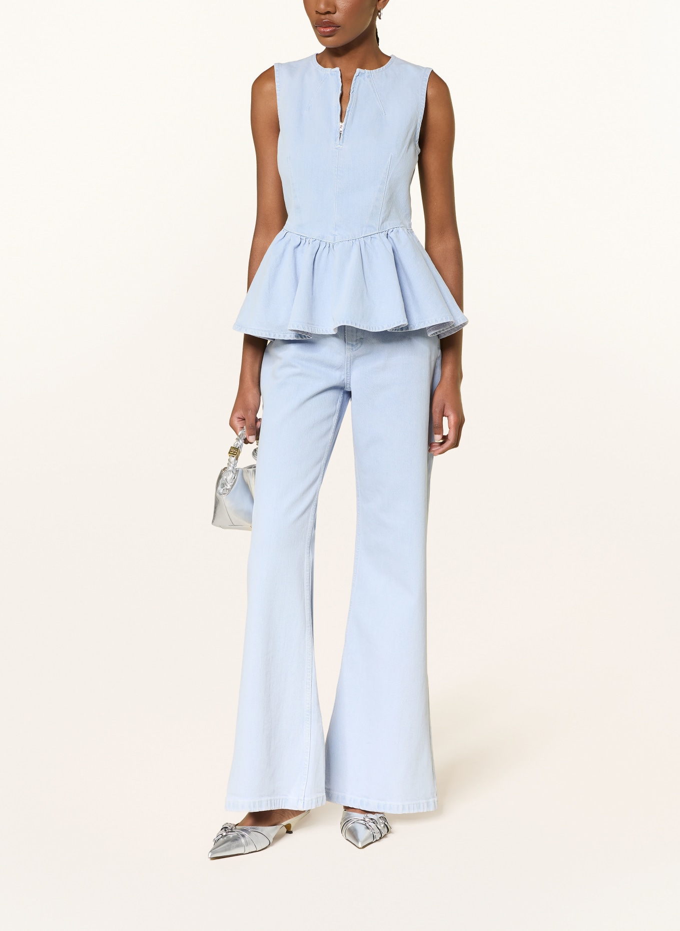 BAUM UND PFERDGARTEN Jeanstop MERJA mit Volants: HELLBLAU / BRAUN