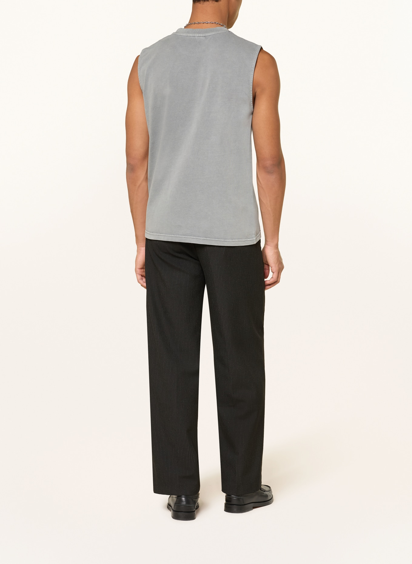 PEGADOR Top SIGNAR: GRAU