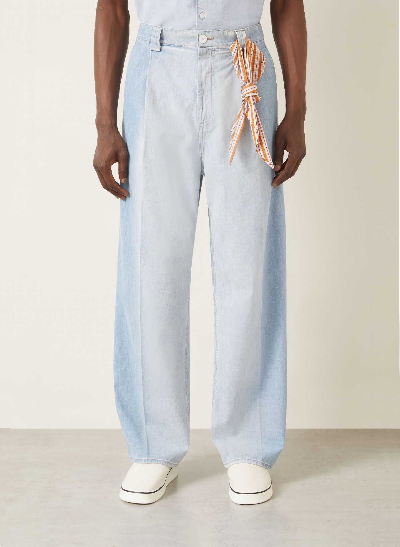 MARNI Jeans Loose Fit: 00B15 CLOUD